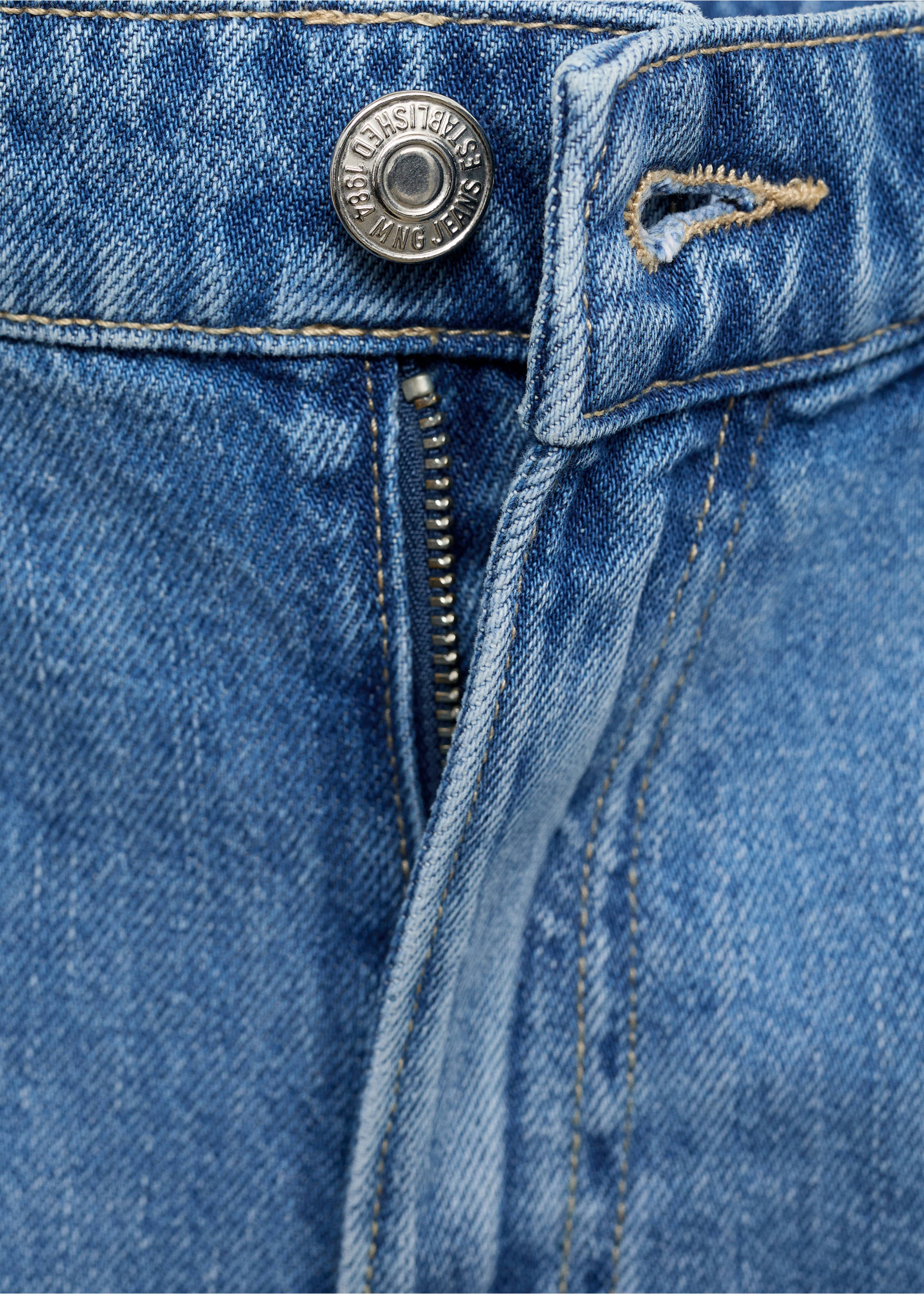 High-waisted straight-fit denim shorts - Details of the article 8, Medium Blue. Ref: 87037702-00.