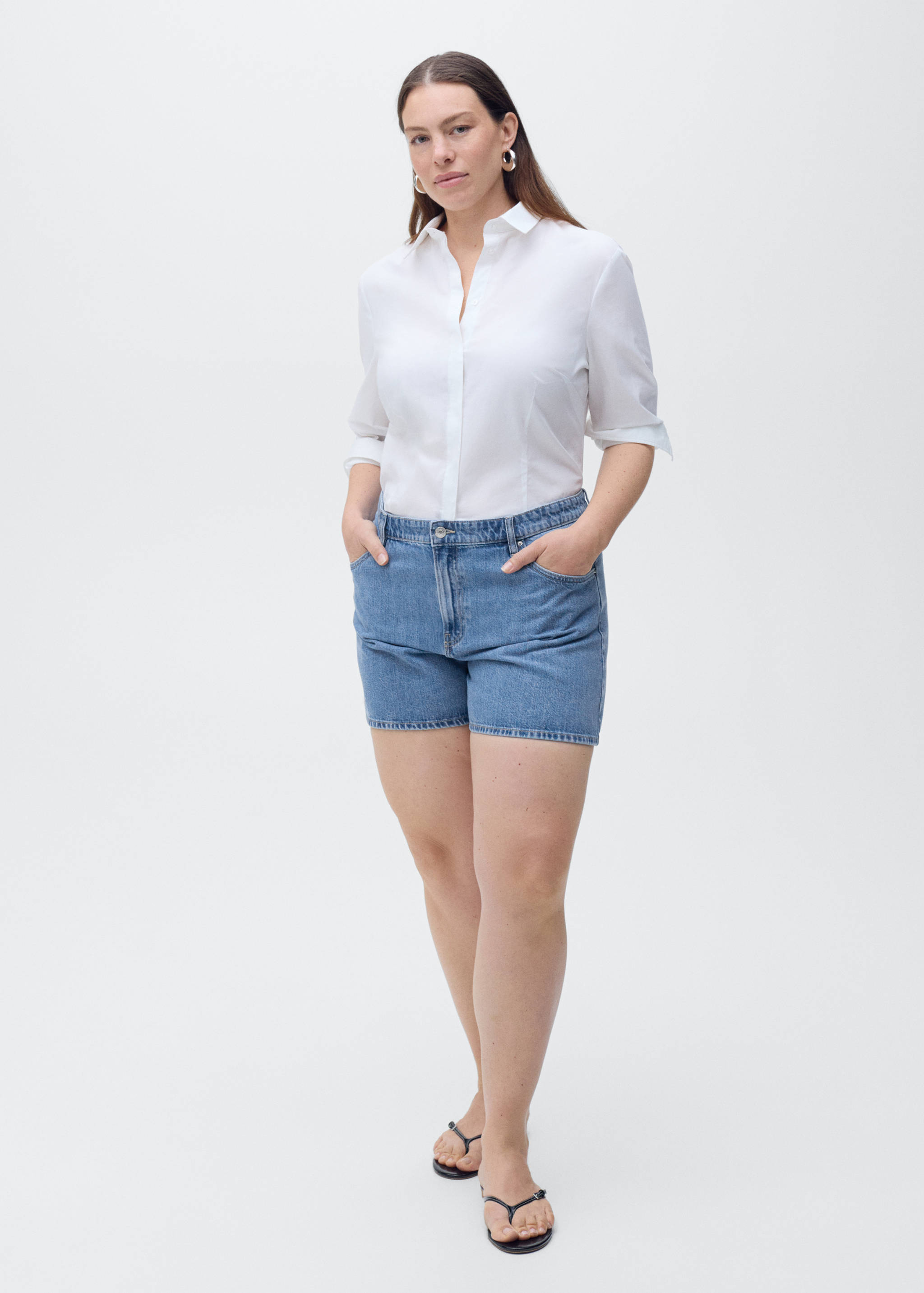 High-waisted straight-fit denim shorts - Details of the article 3