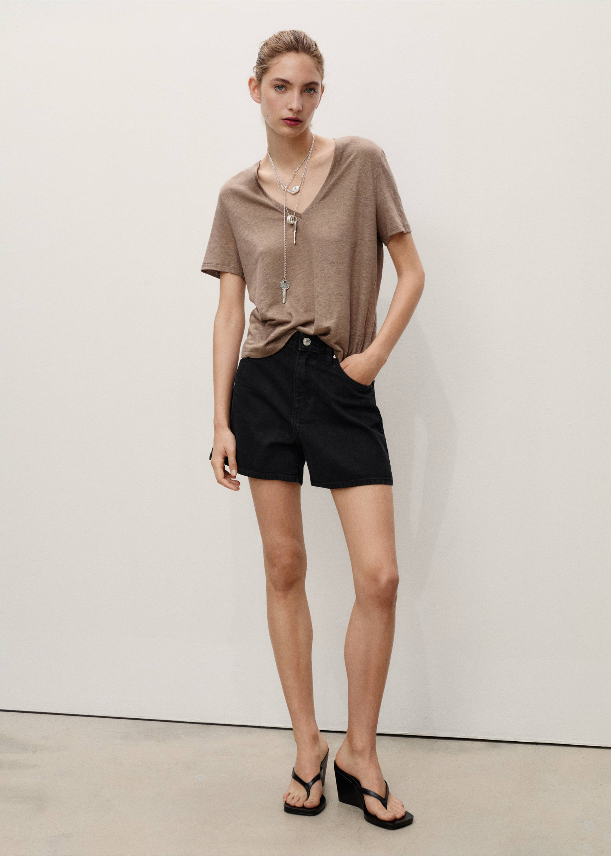 High-waisted straight-fit denim shorts - General plane, Black denim. Ref: 87037703-00.