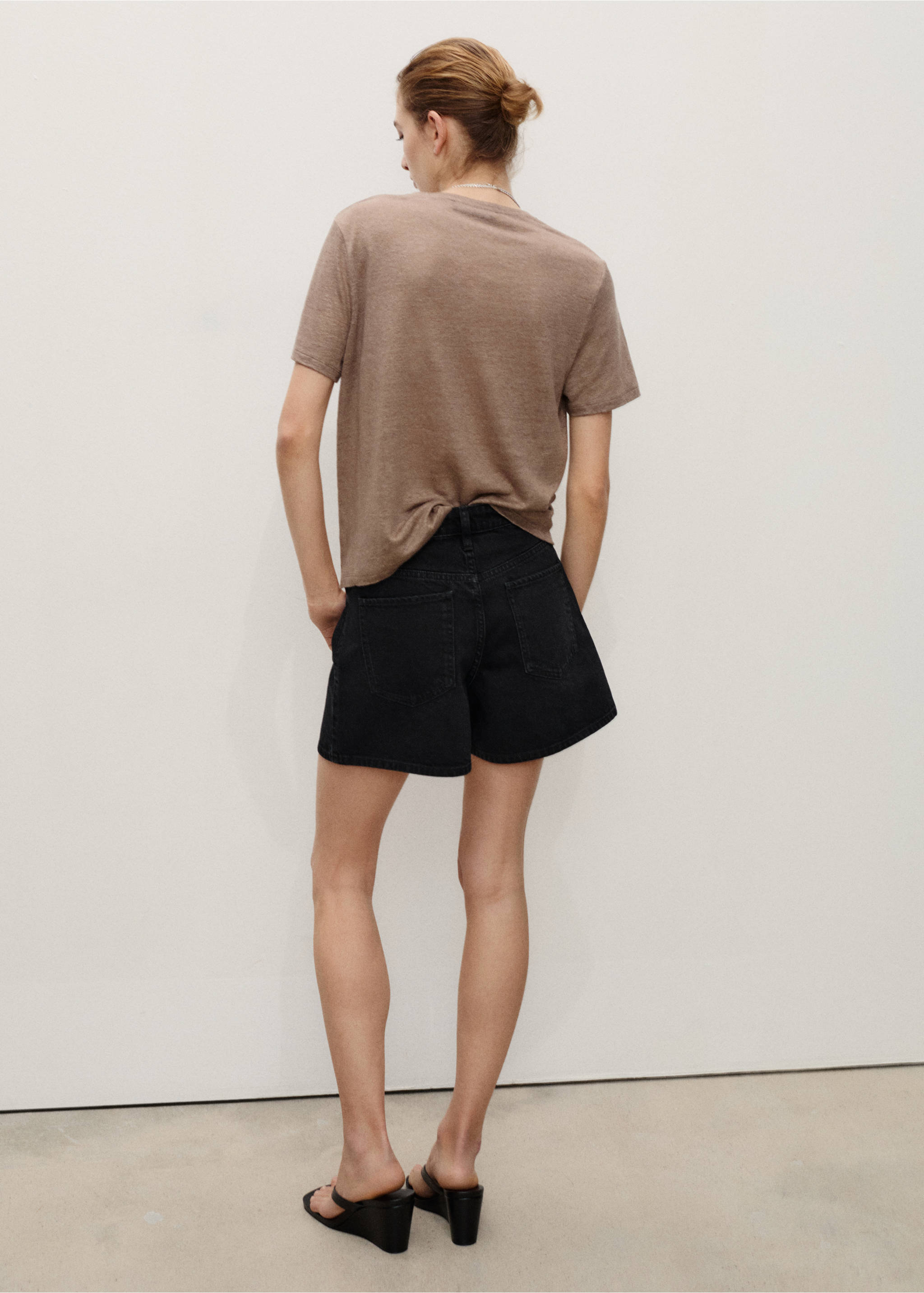 High-waisted straight-fit denim shorts - Reverse of the article, Black denim. Ref: 87037703-00.