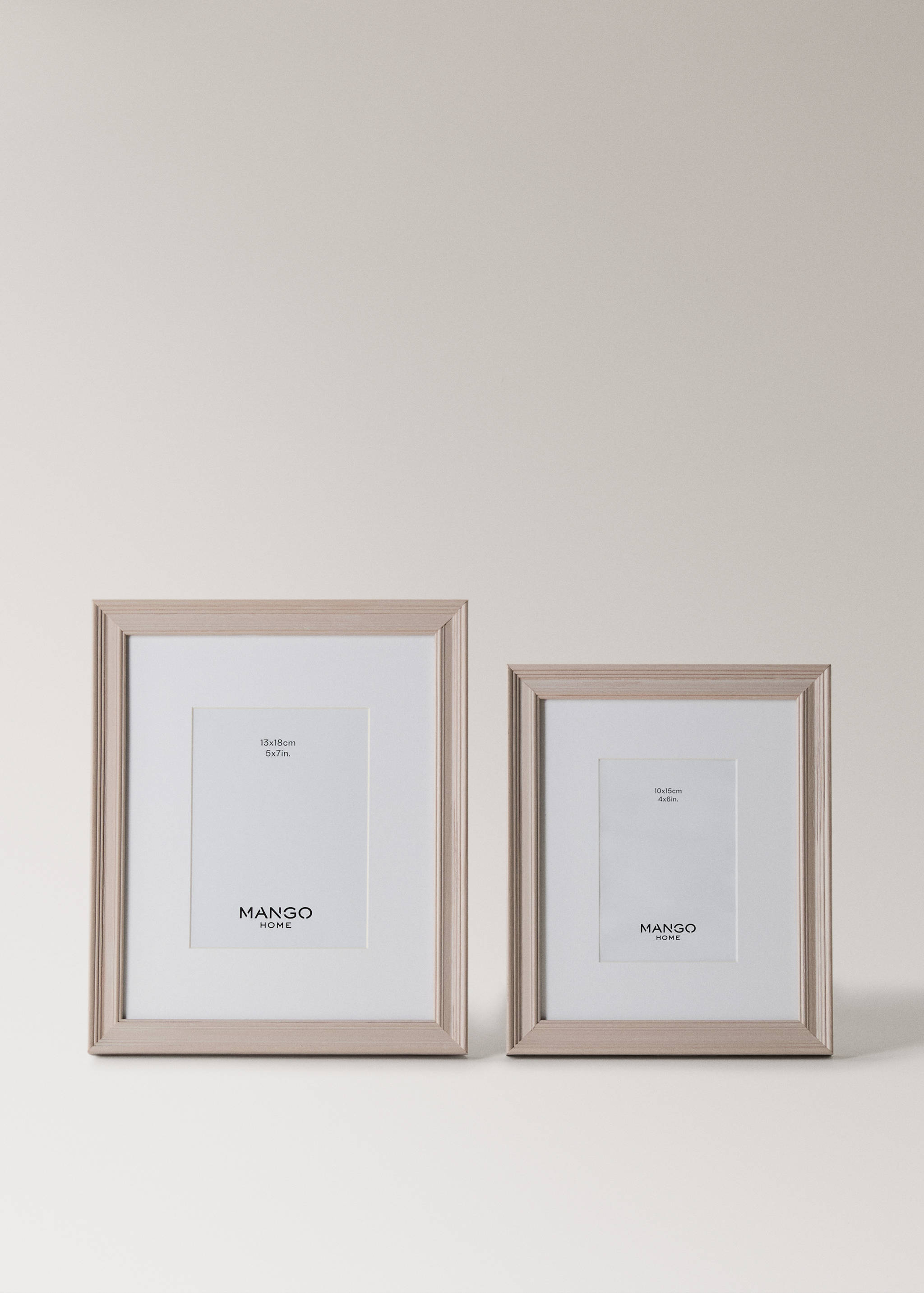 Medium wooden passe-partout frame - Details of the article 5