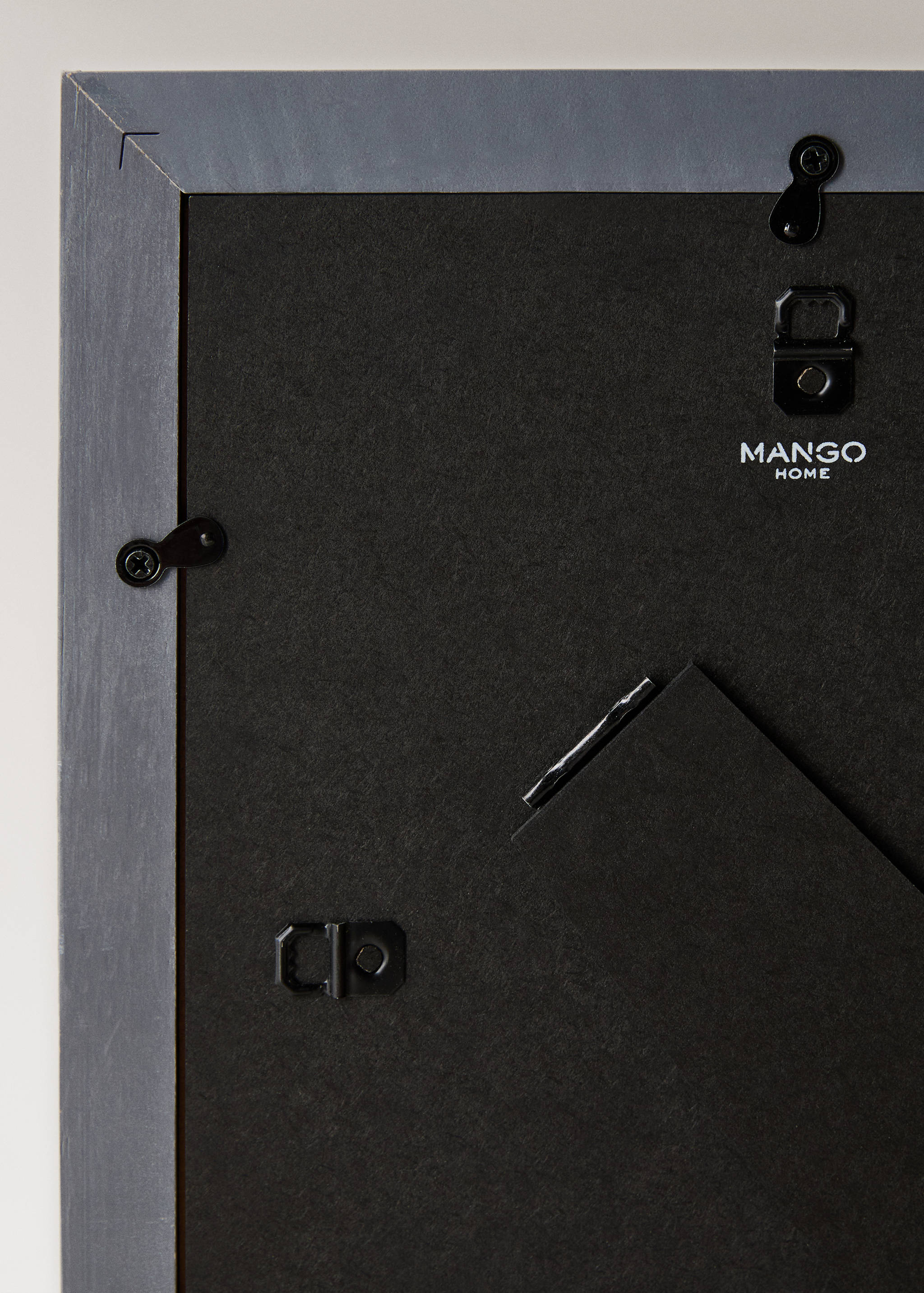 Medium wooden passe-partout frame - Details of the article 4