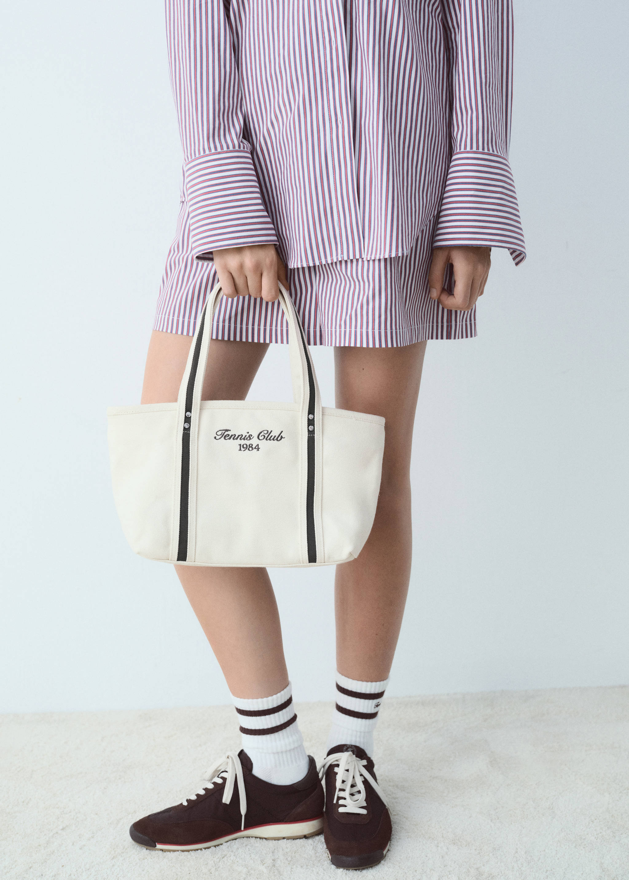 Small shopper bag with embroidered message - General plane