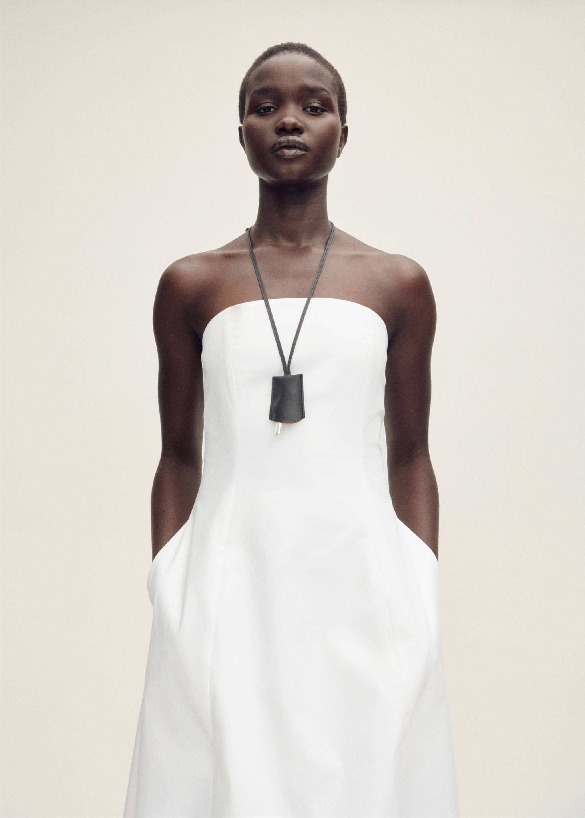 Collier porte-clés pendentif en cuir - Plan général