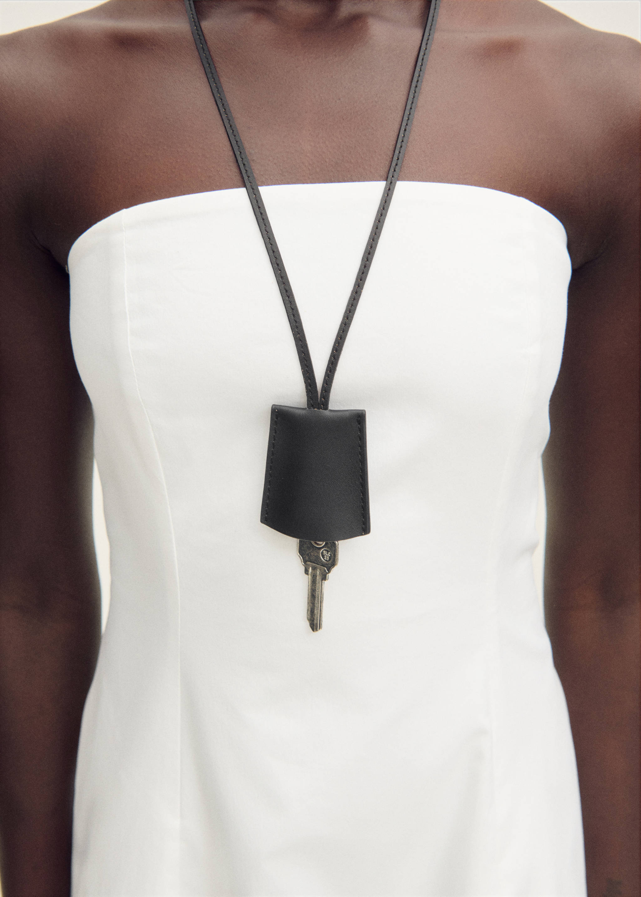 Collier porte-clés pendentif en cuir - Détail de l'article 9