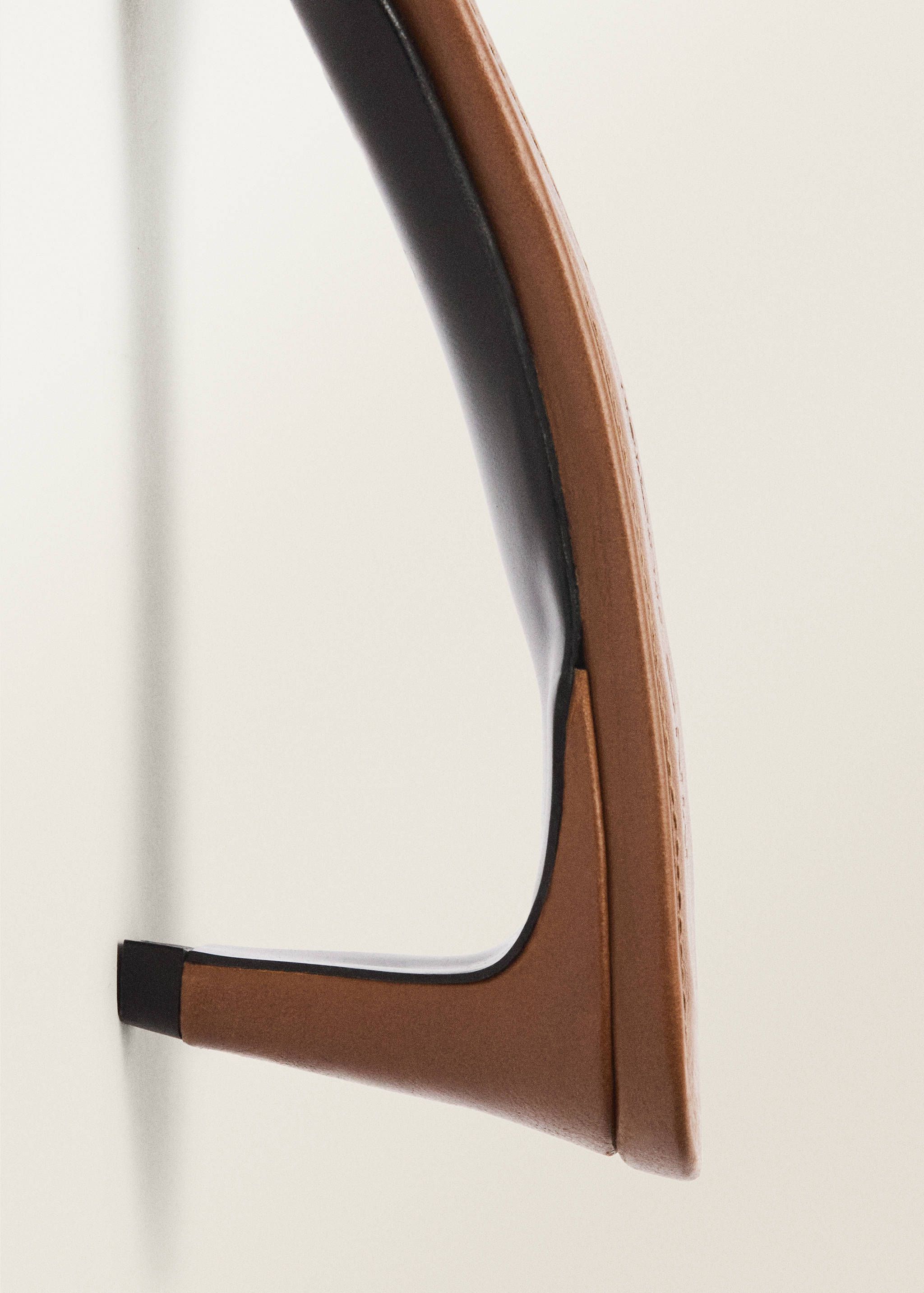 Leather heeled sandals with flower detail - Details of the article 1