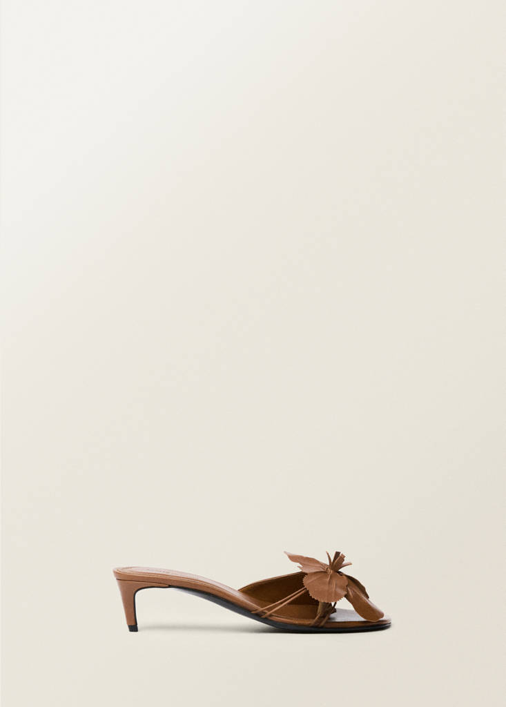 Leather heeled sandals with flower detail — Leather