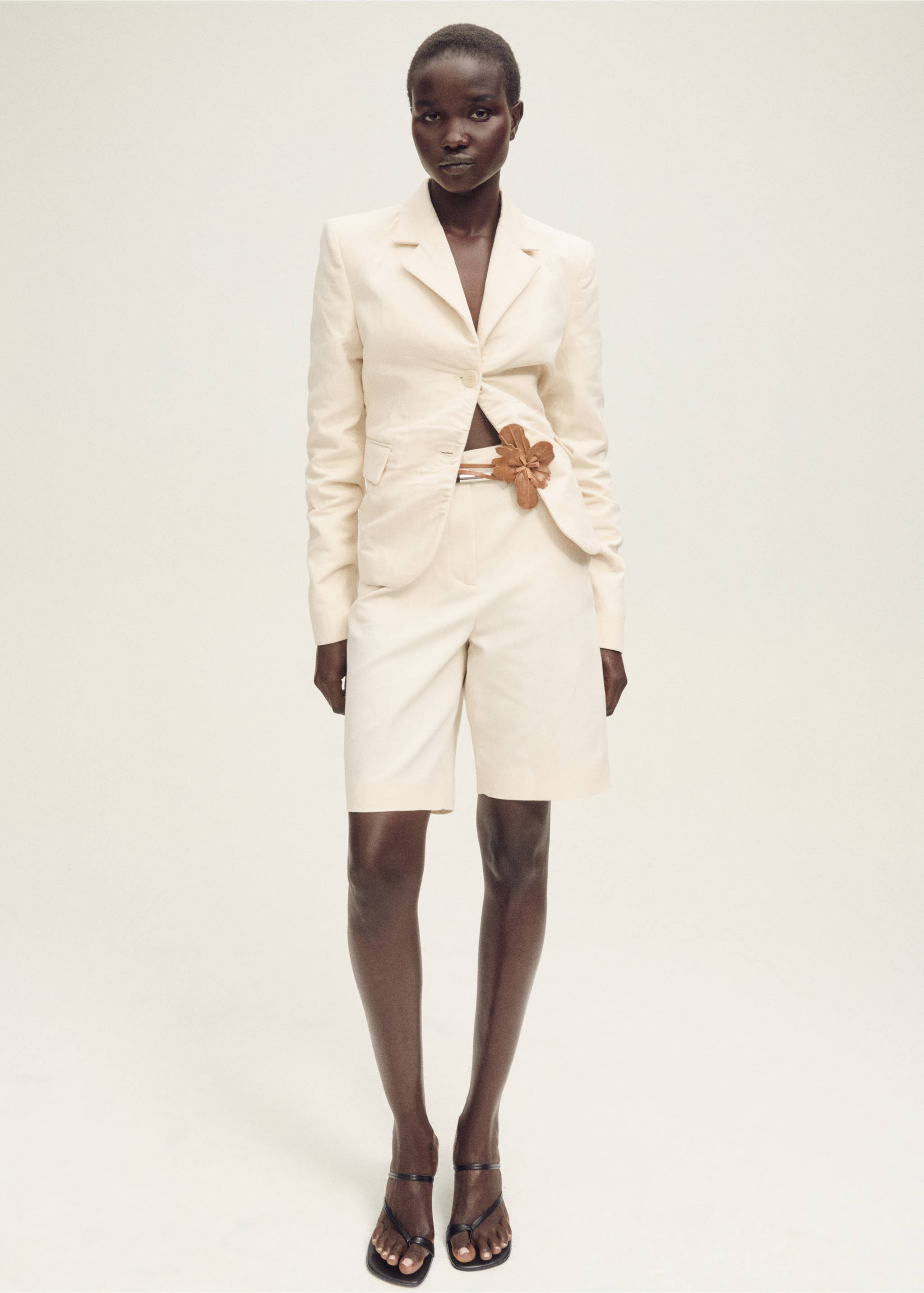 Blazer de costume lin mélangé effet froissé - Plan général, Écru. Ref: 87037717-00.