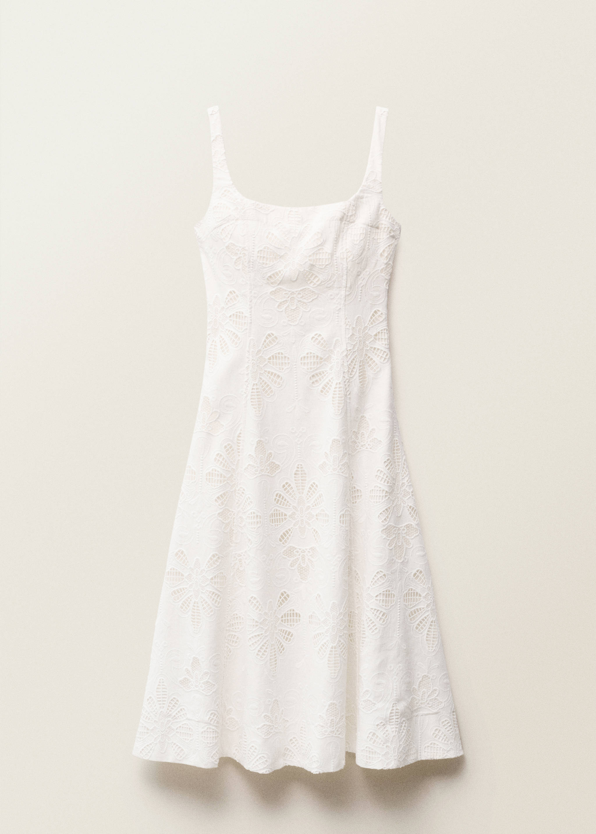 Vestido evasé de linho com bordado de flores - Artigo sem modelo