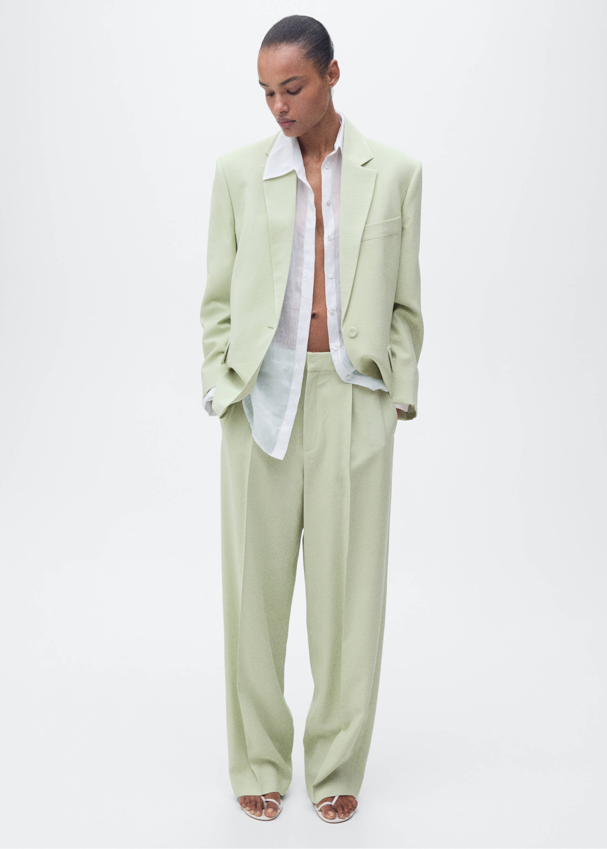 Prosta marynarka od garnituru - Plan ogólny