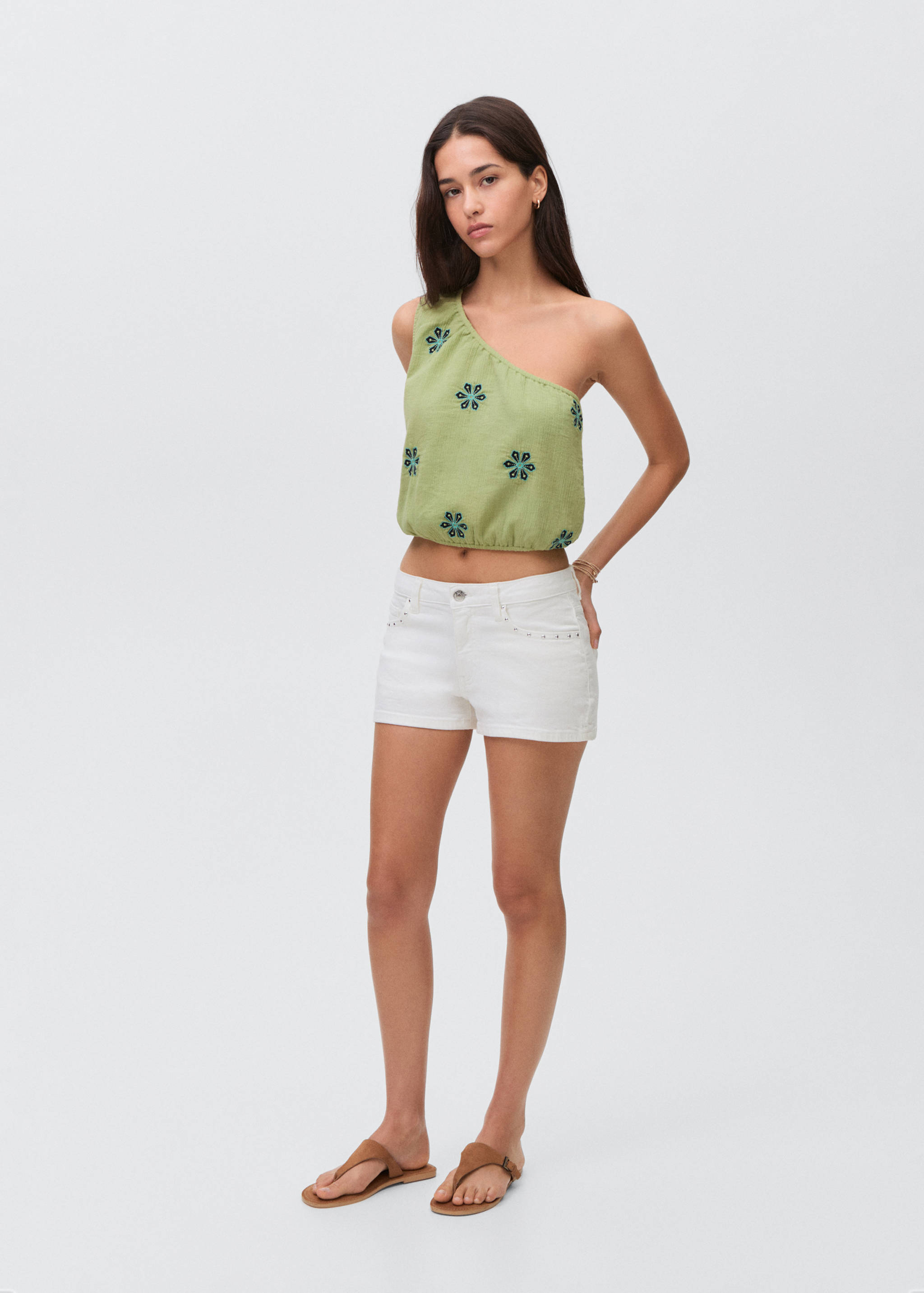 Asymmetrical embroidered top - General plane