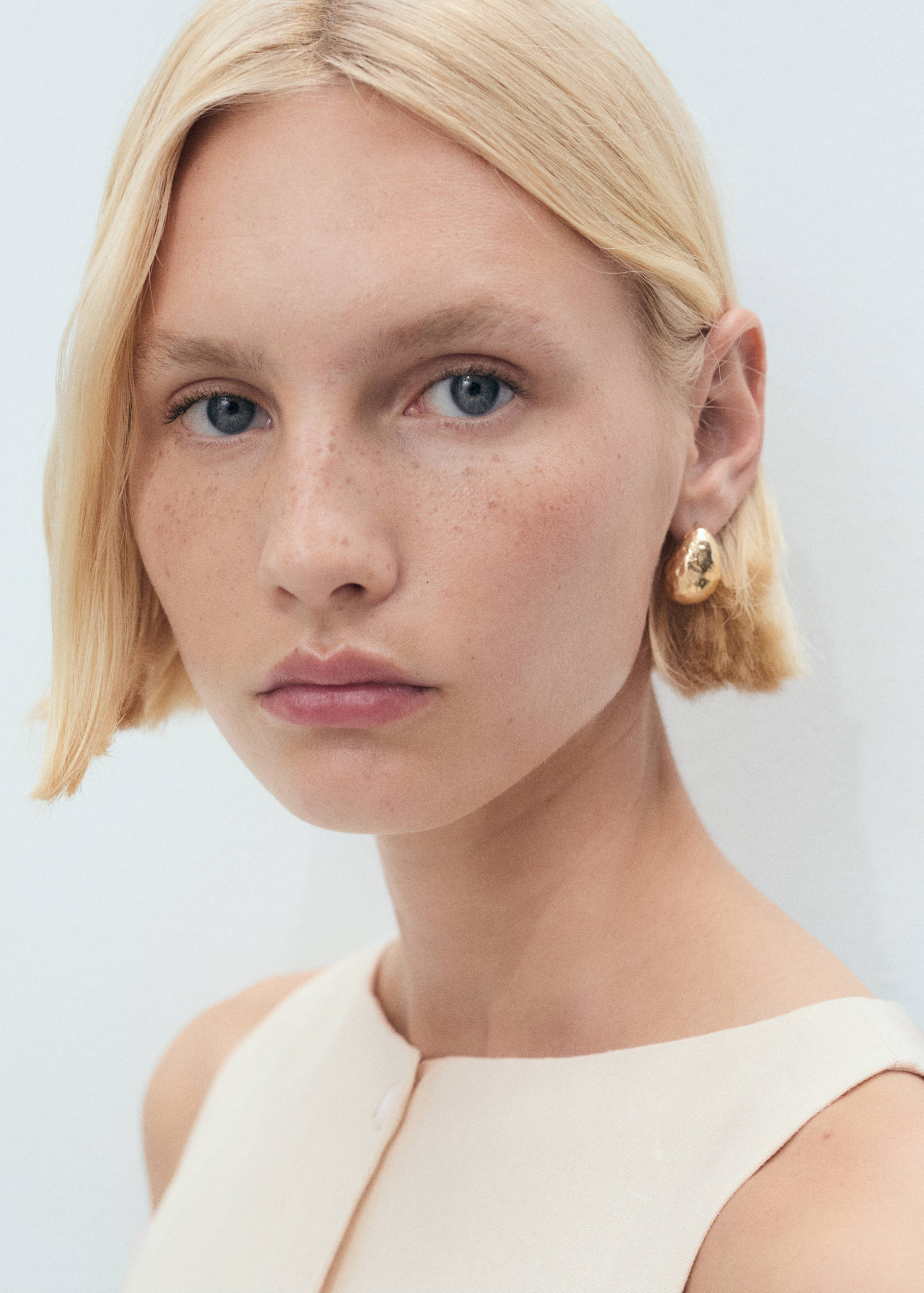 Short button-down linen-blend dress - Details of the article 1