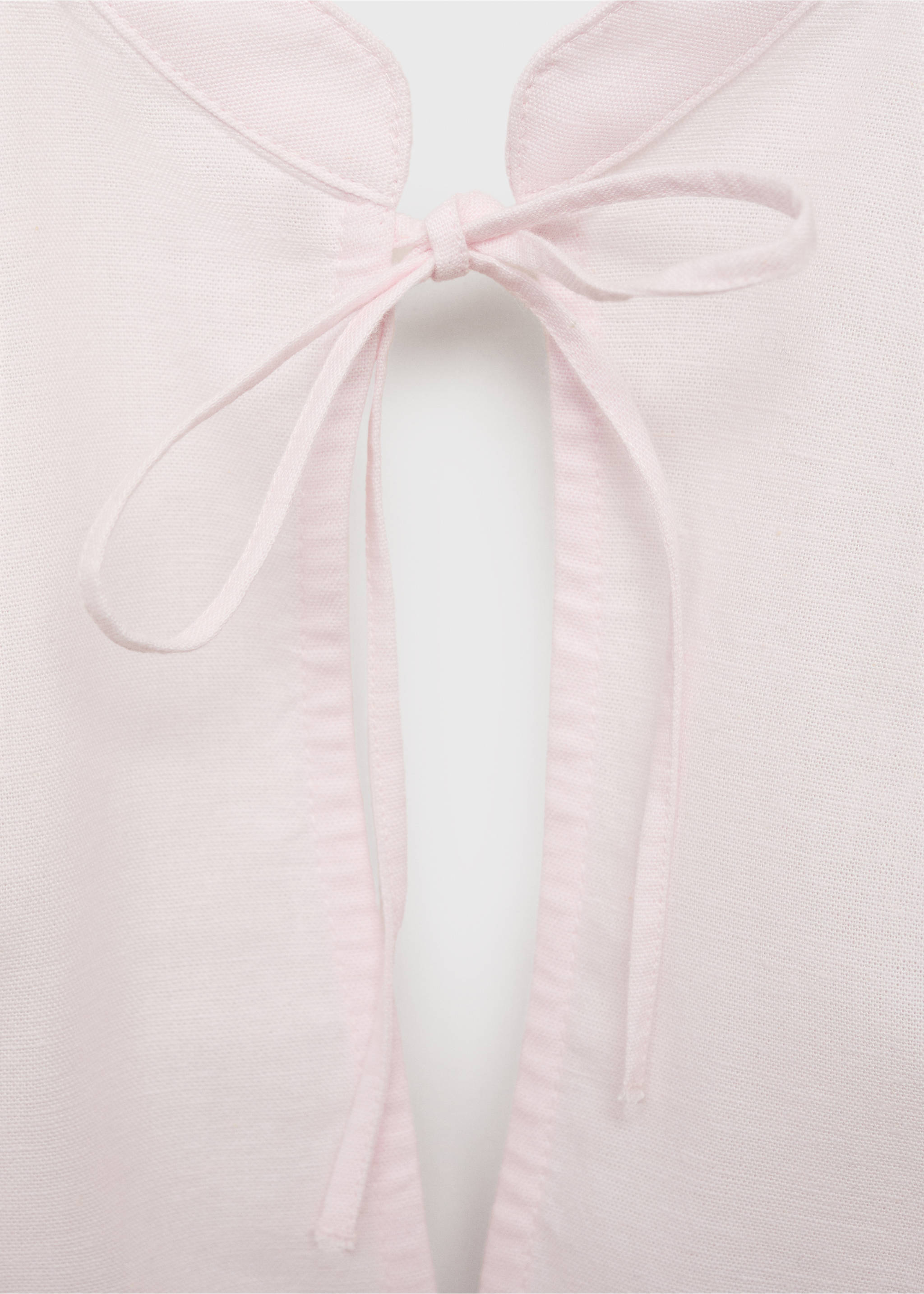 Halter top with bow opening - Details of the article 8, Pastel Pink. Ref: 87039207-00.