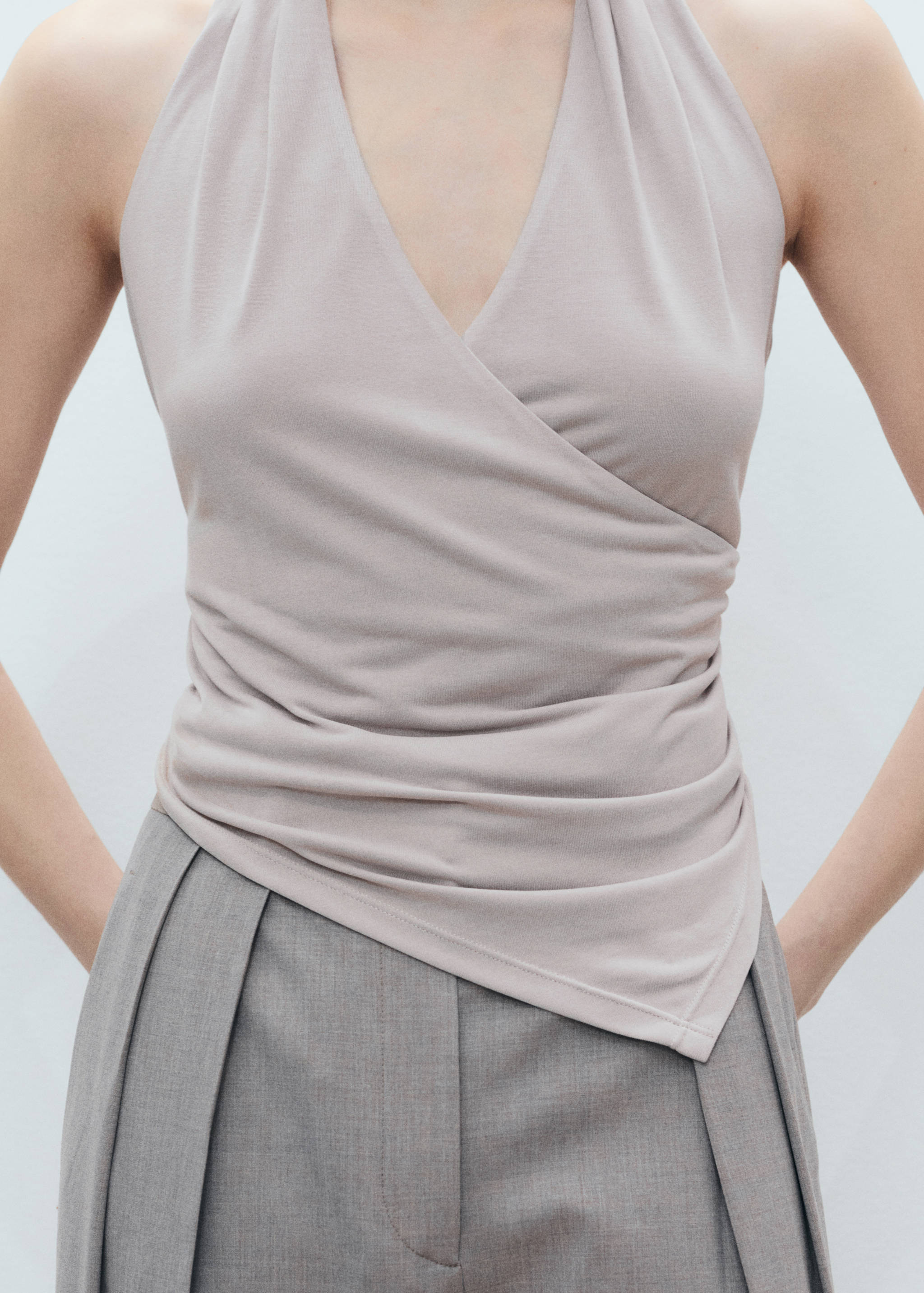 Halter-neck crossover top - Details of the article 6