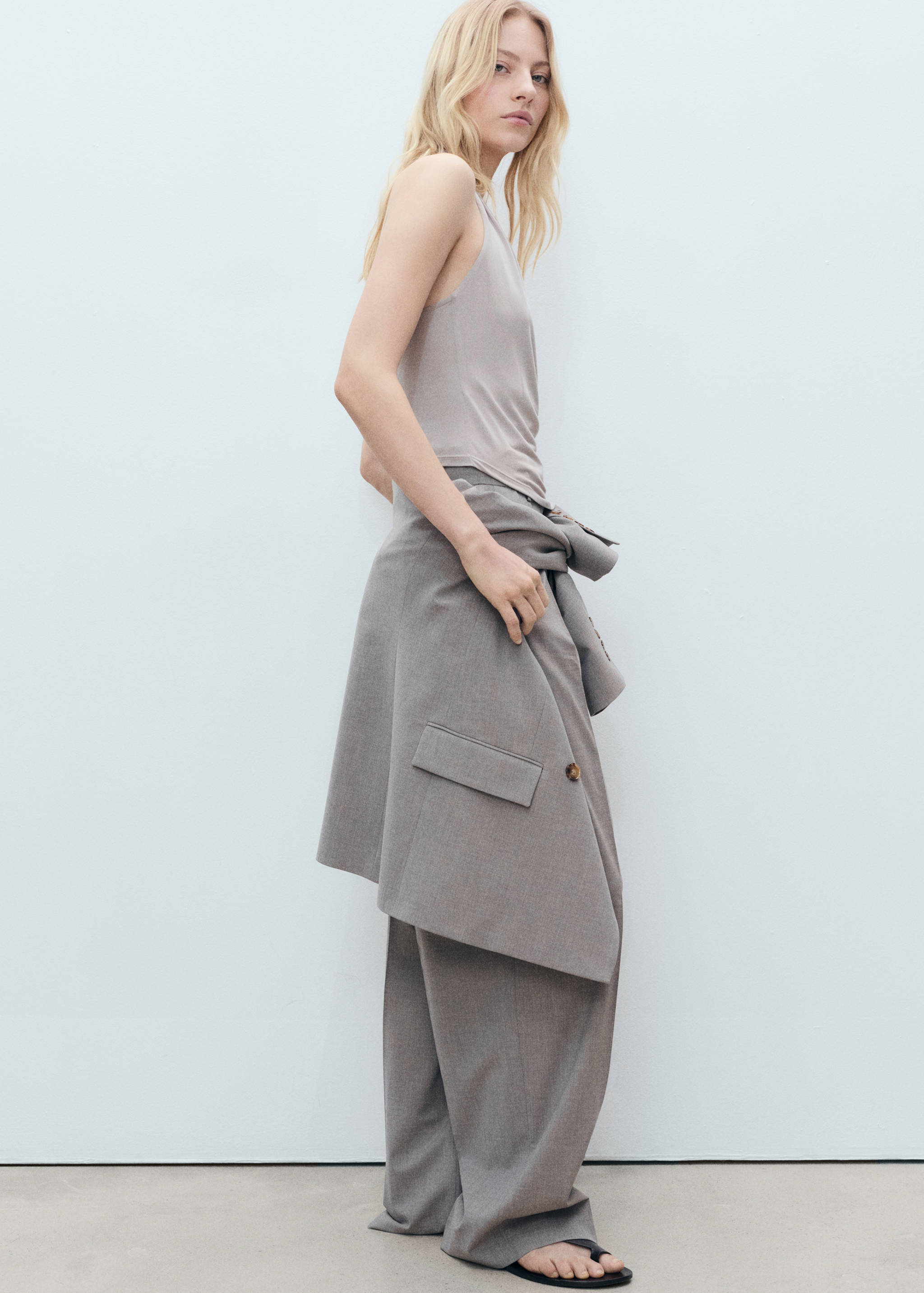 Halter-neck crossover top - Details of the article 2