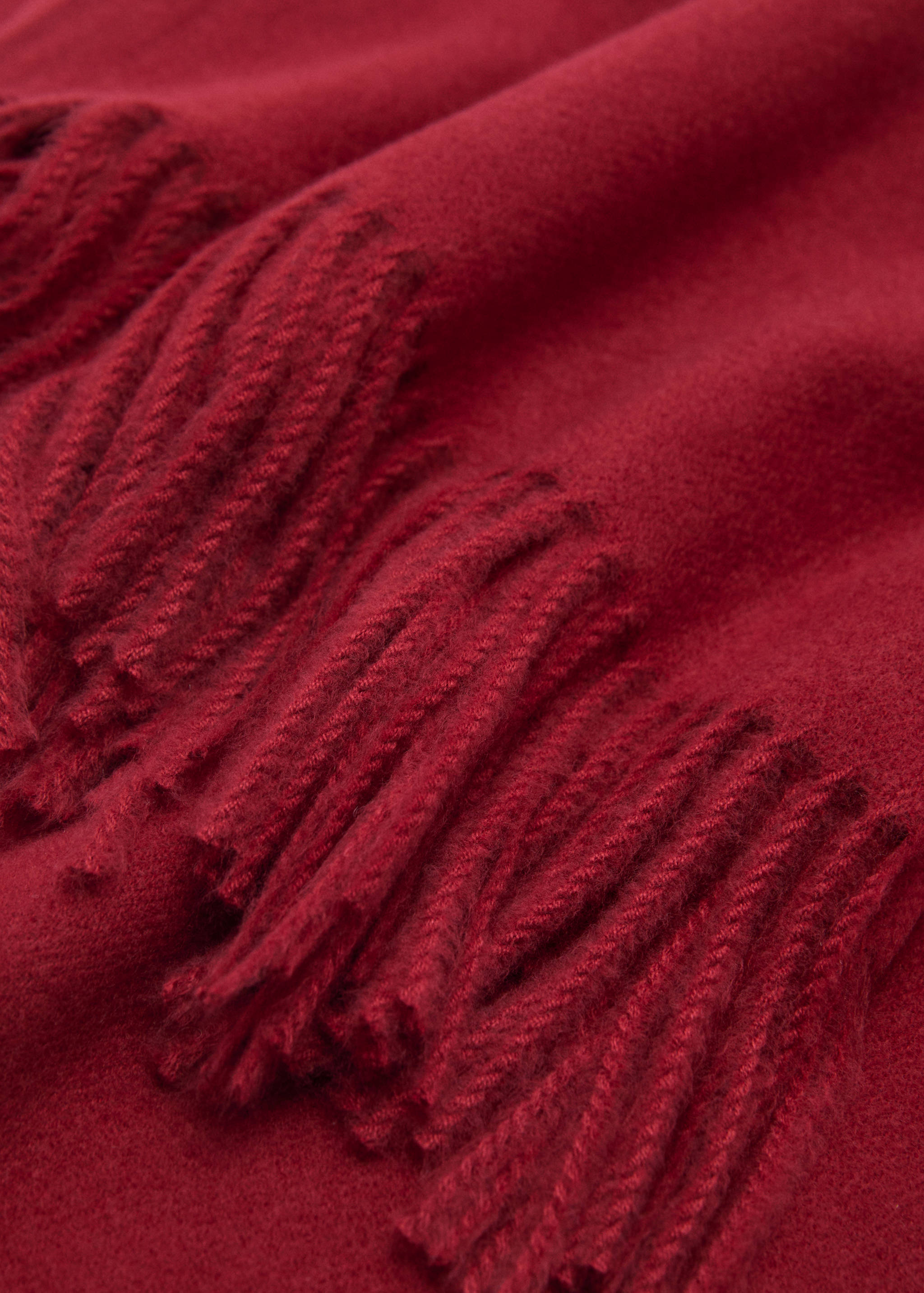 وشاح بحواف بأهداب - رؤية وسط