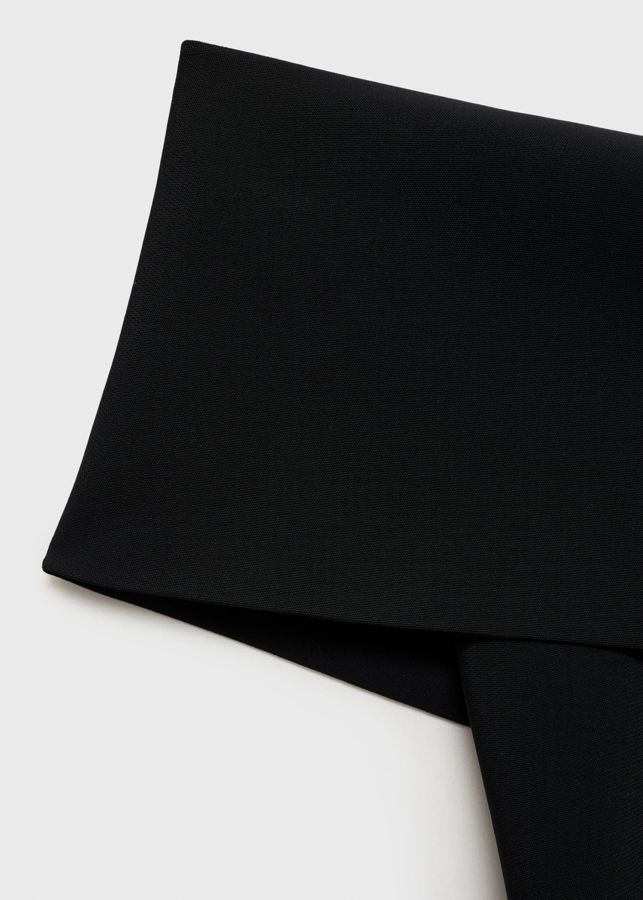 Off-the-shoulder dress with slit detail - Details of the article 0