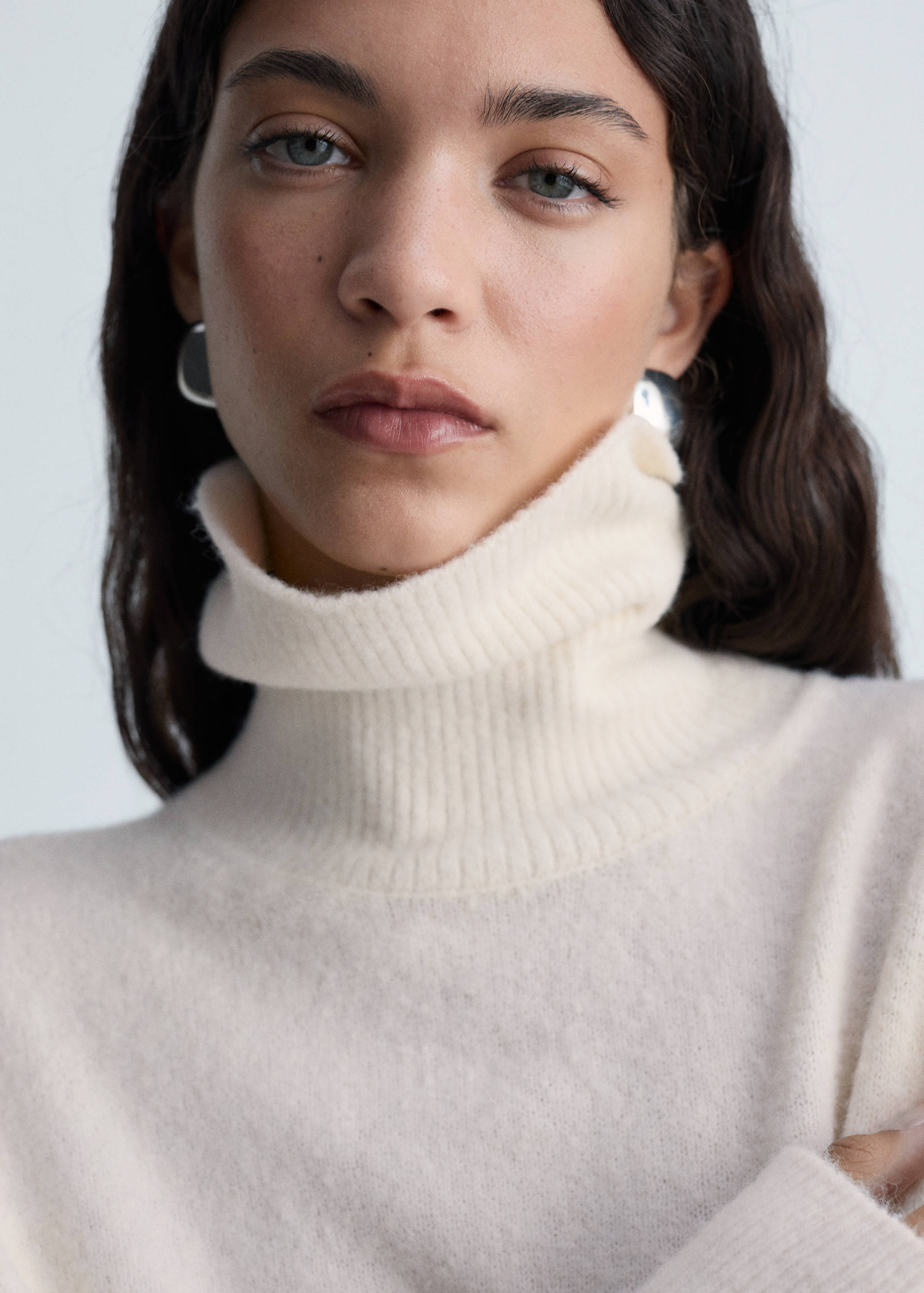 Knitted turtleneck dress - Details of the article 1