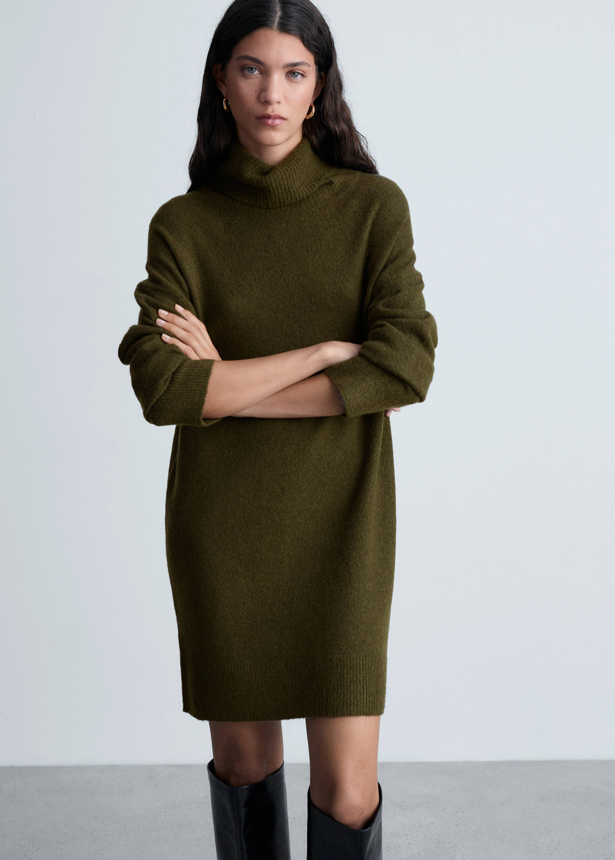 Knitted turtleneck dress - Medium plane