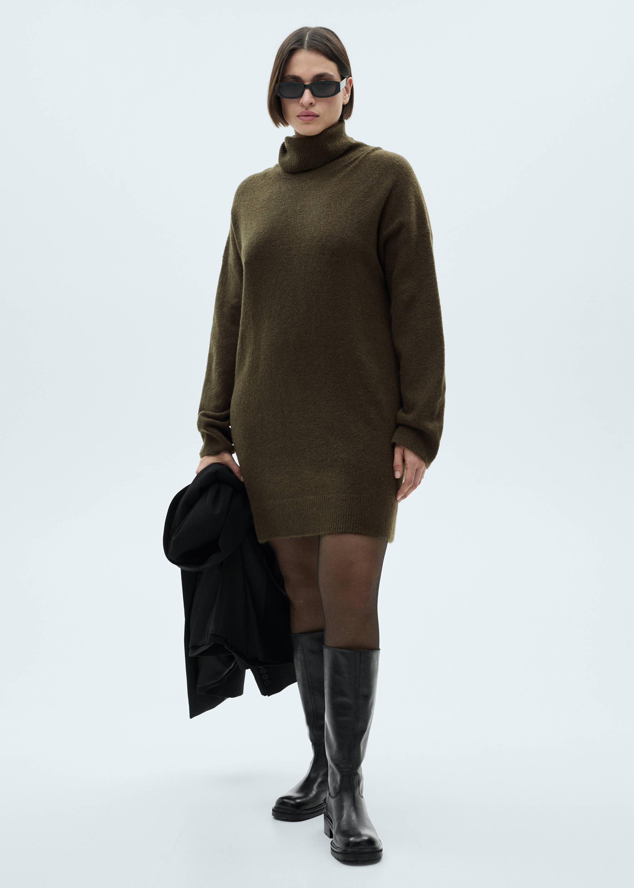 Knitted turtleneck dress - Details of the article 3