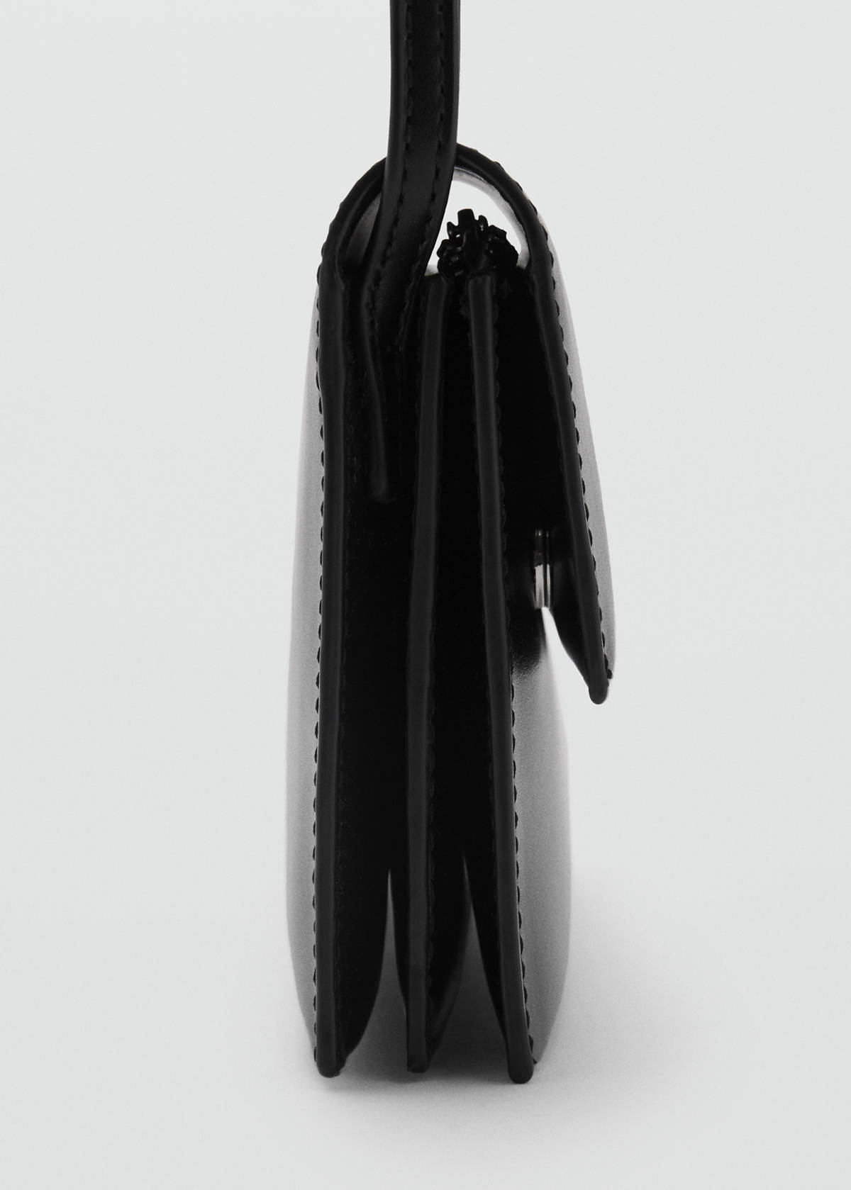 Crossbody bag with flap — Black