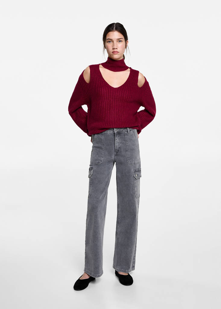 Oversized sweater with openings — Maroon