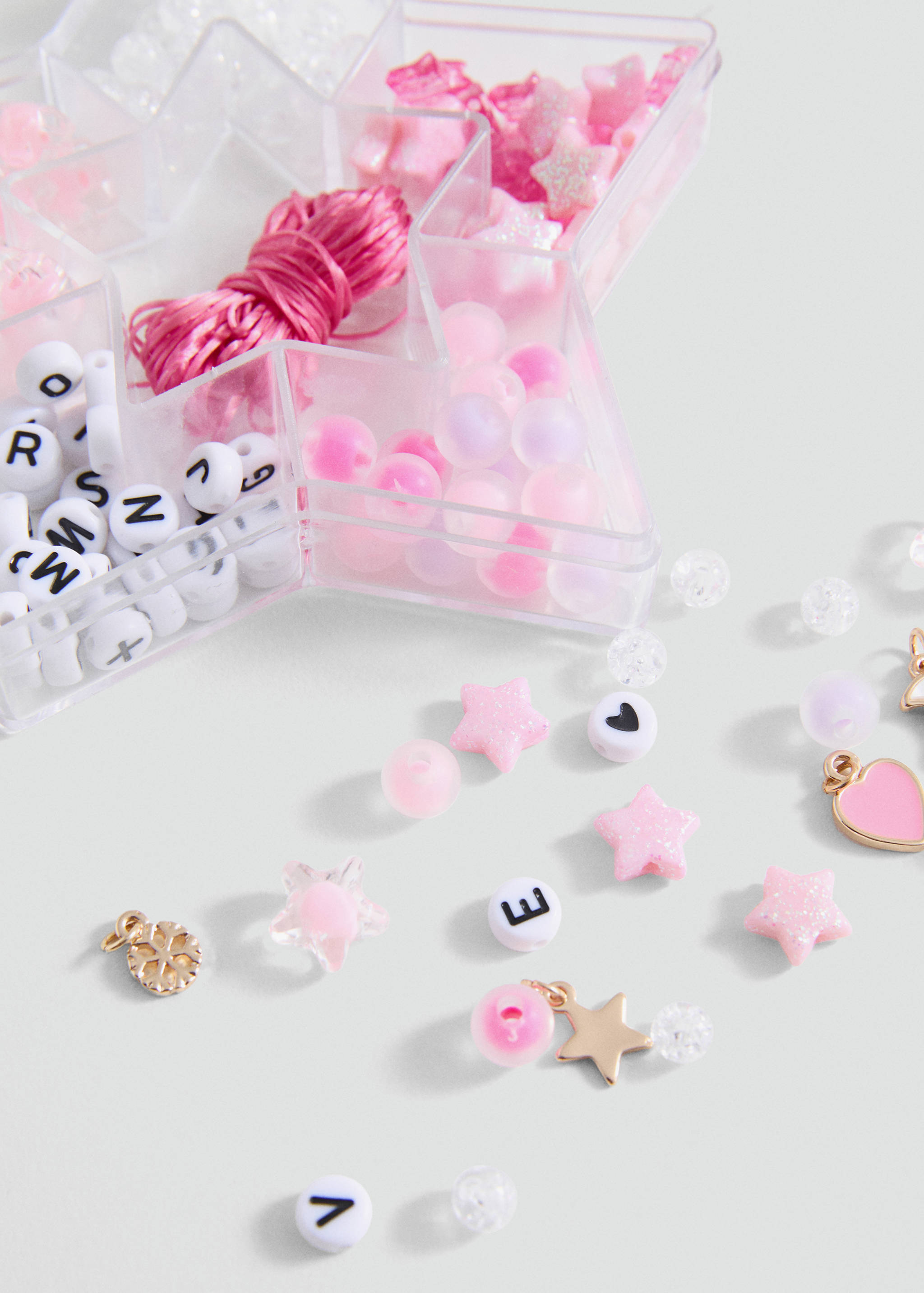 Lot bracelets perles - Plan moyen