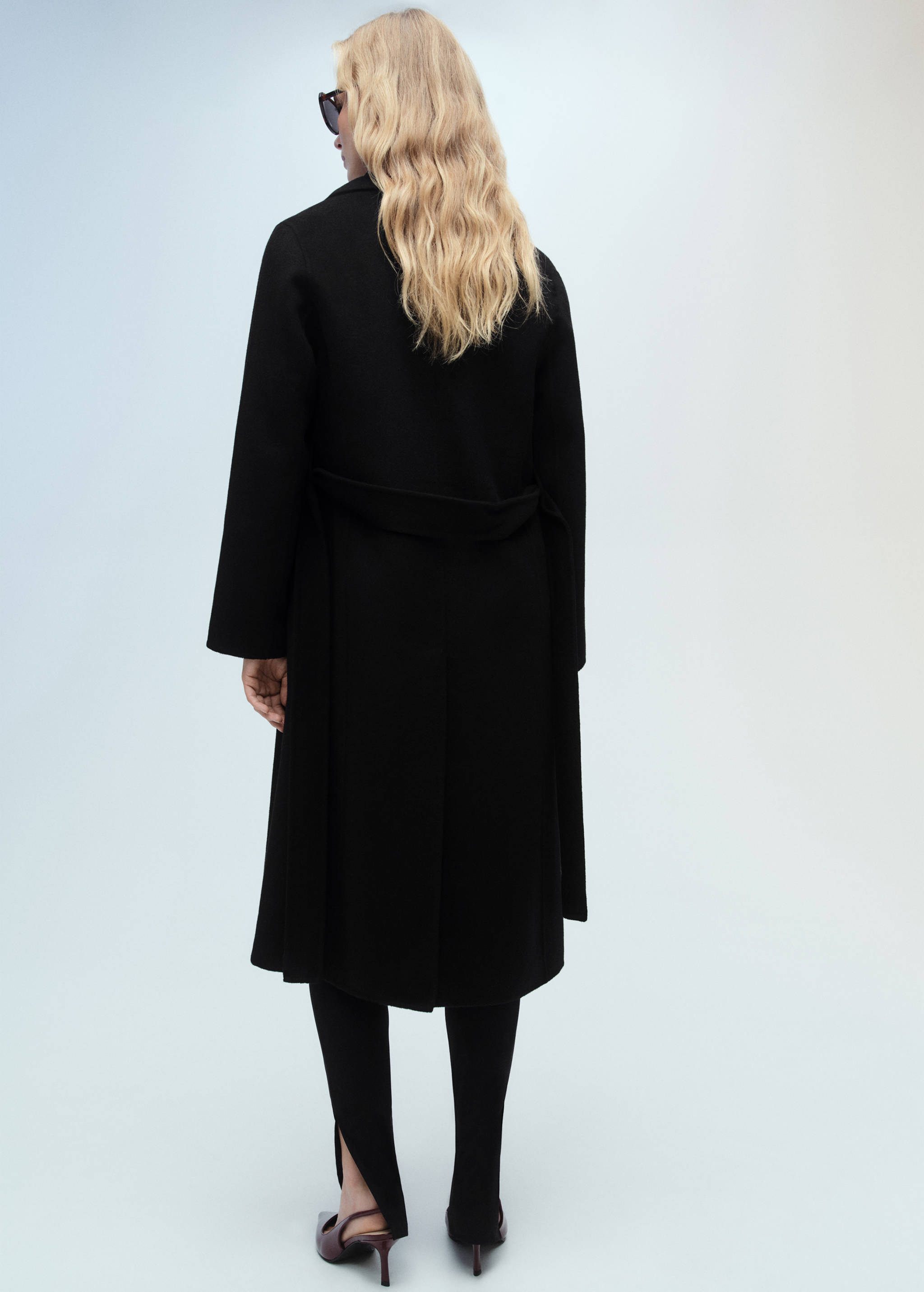 Belt handmade coat - Reverse of the article