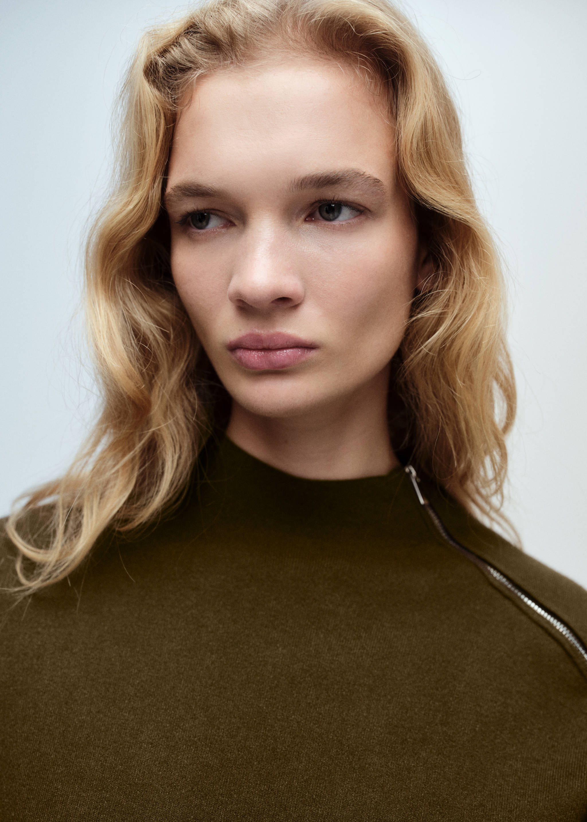 Perkins-neck sweater with zip - Details of the article 1