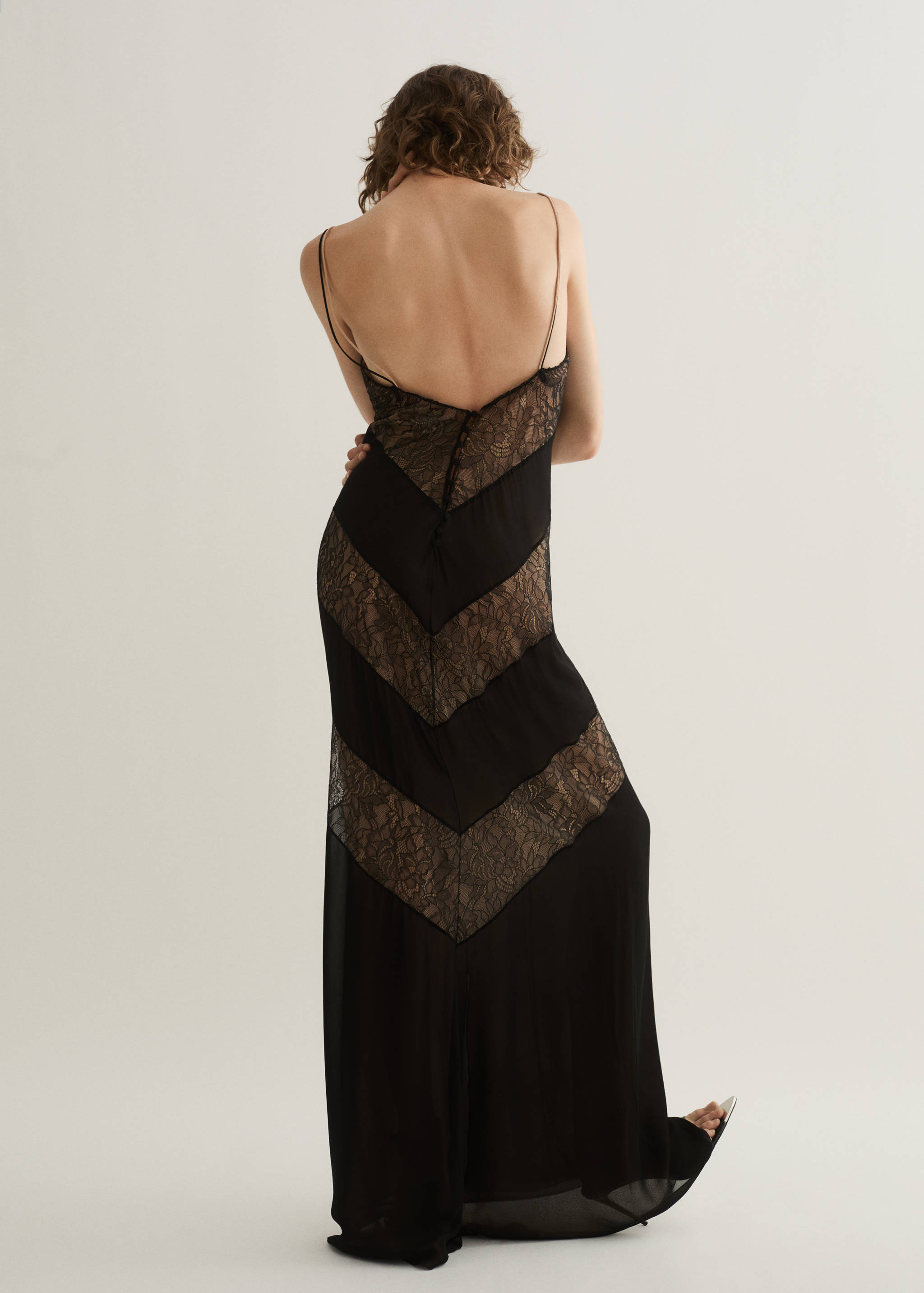 Uska haljina s umetcima od čipke - Stražnji dio artikla