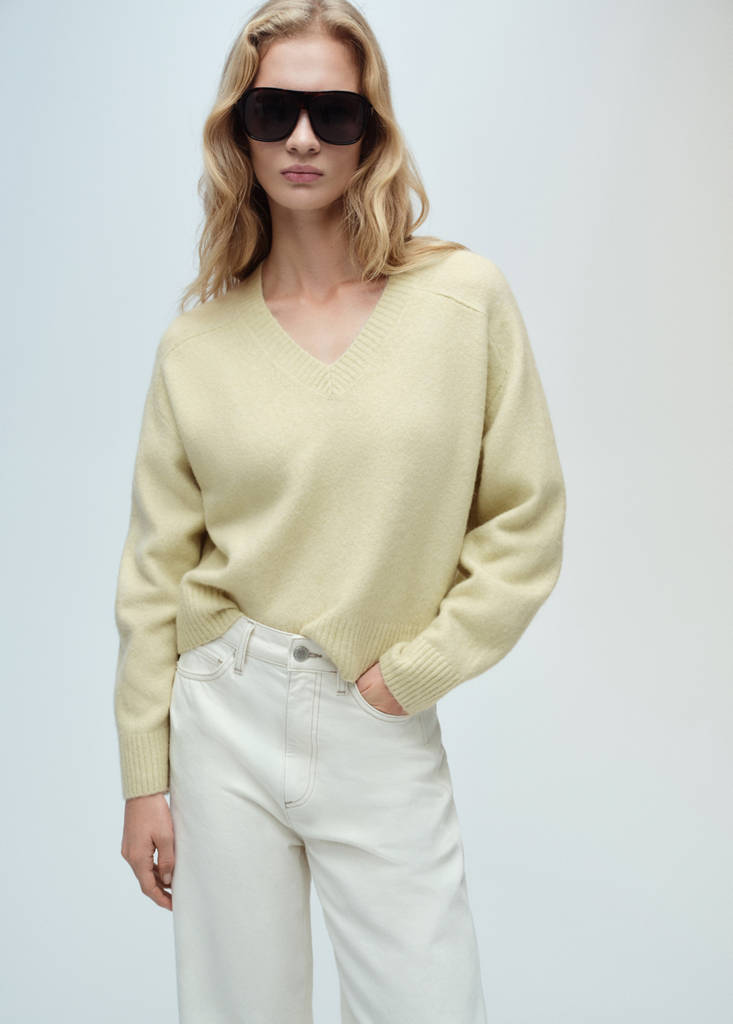 V-neck knit sweater — Pastel Green