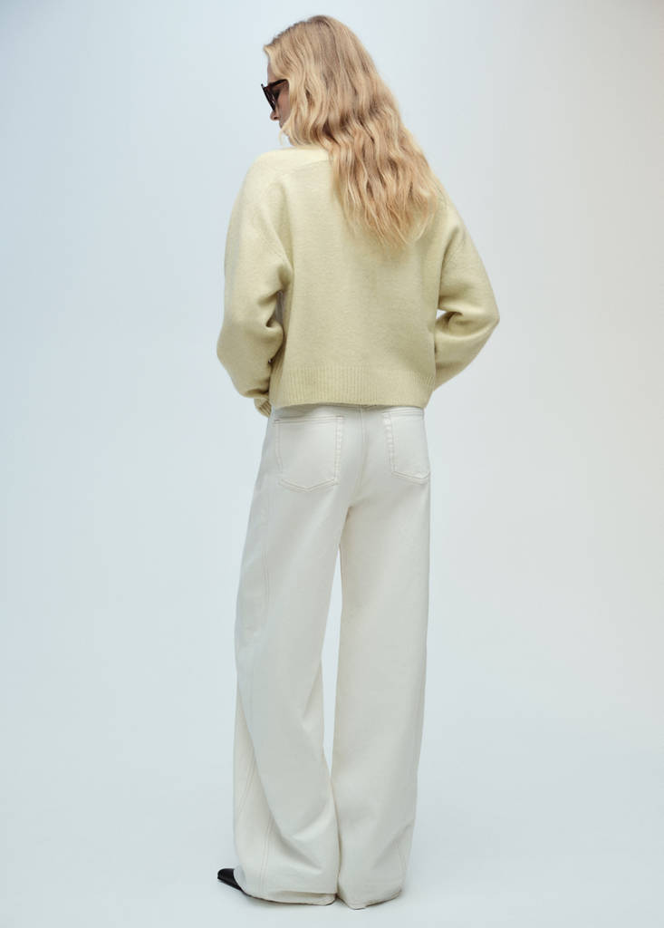 V-neck knit sweater — Pastel Green