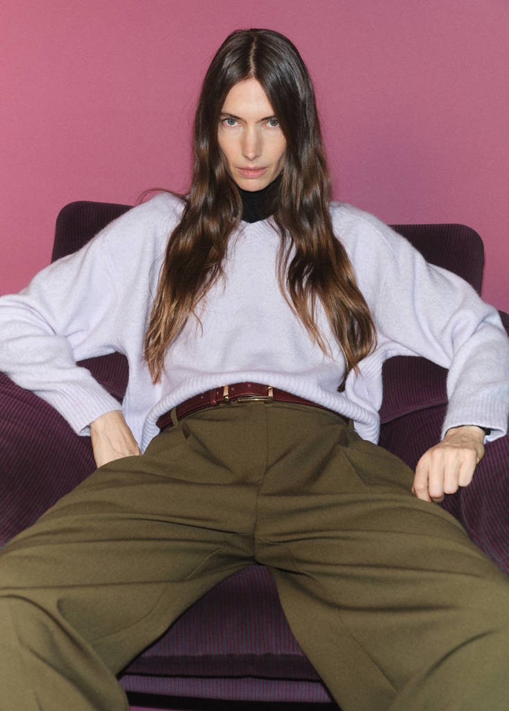 V-neck knit sweater — Light/Pastel Purple