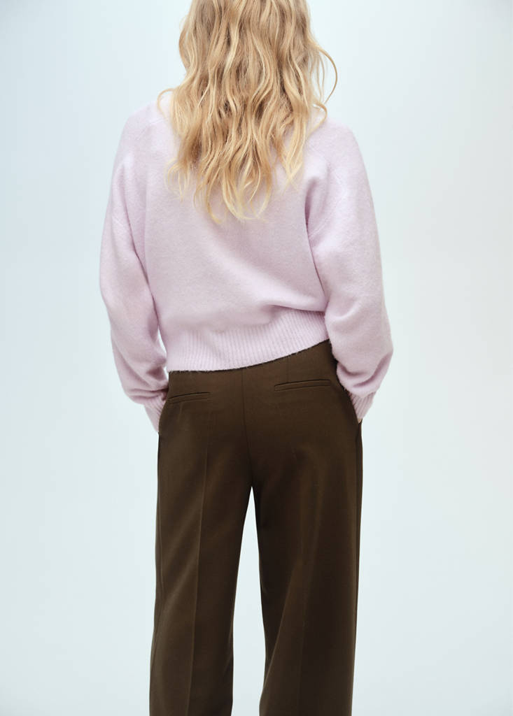V-neck knit sweater — Light/Pastel Purple