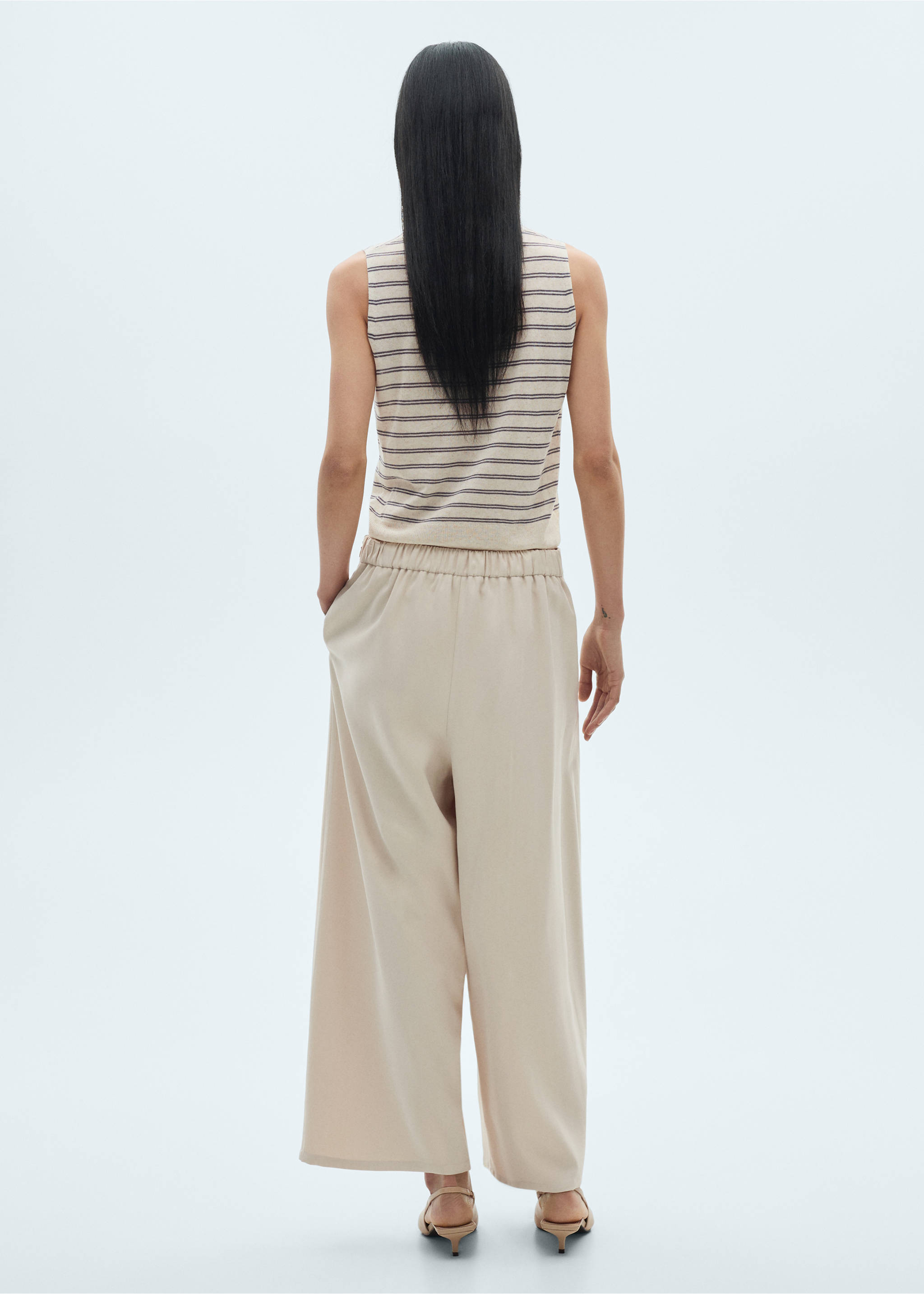 Wide leg pleated trousers - Reverse of the article, Beige. Ref: 87040584-00.