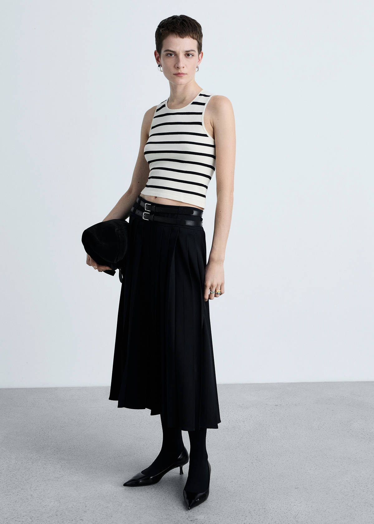 Striped knitted crop top — Black