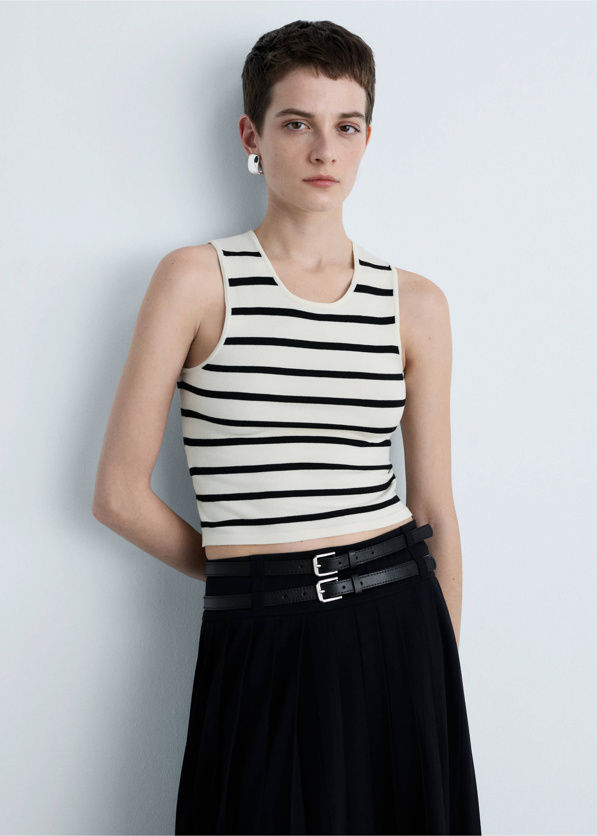 Striped knitted crop top - Medium plane, Black. Ref: 87040586-00.