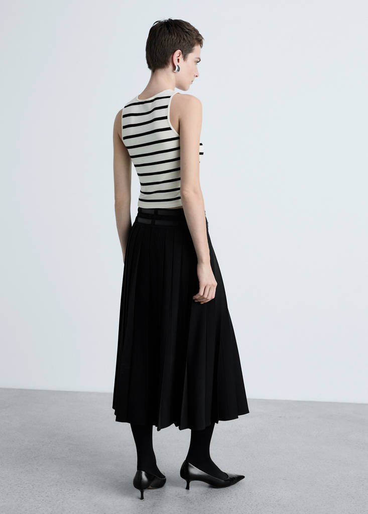Striped knitted crop top — Black