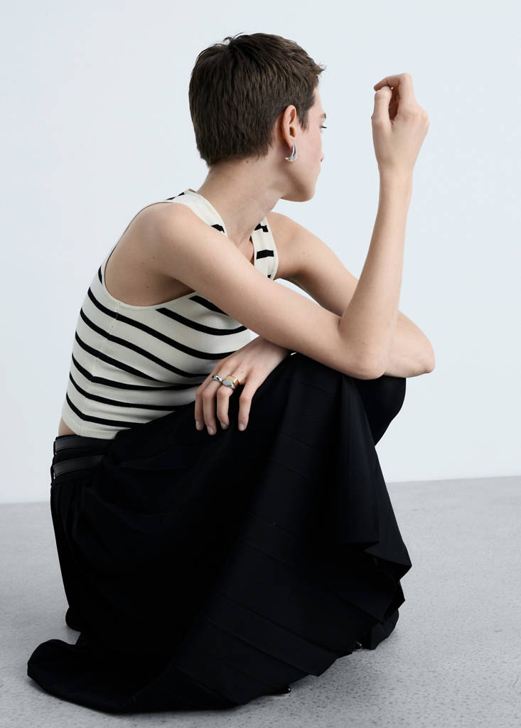 Striped knitted crop top — Black