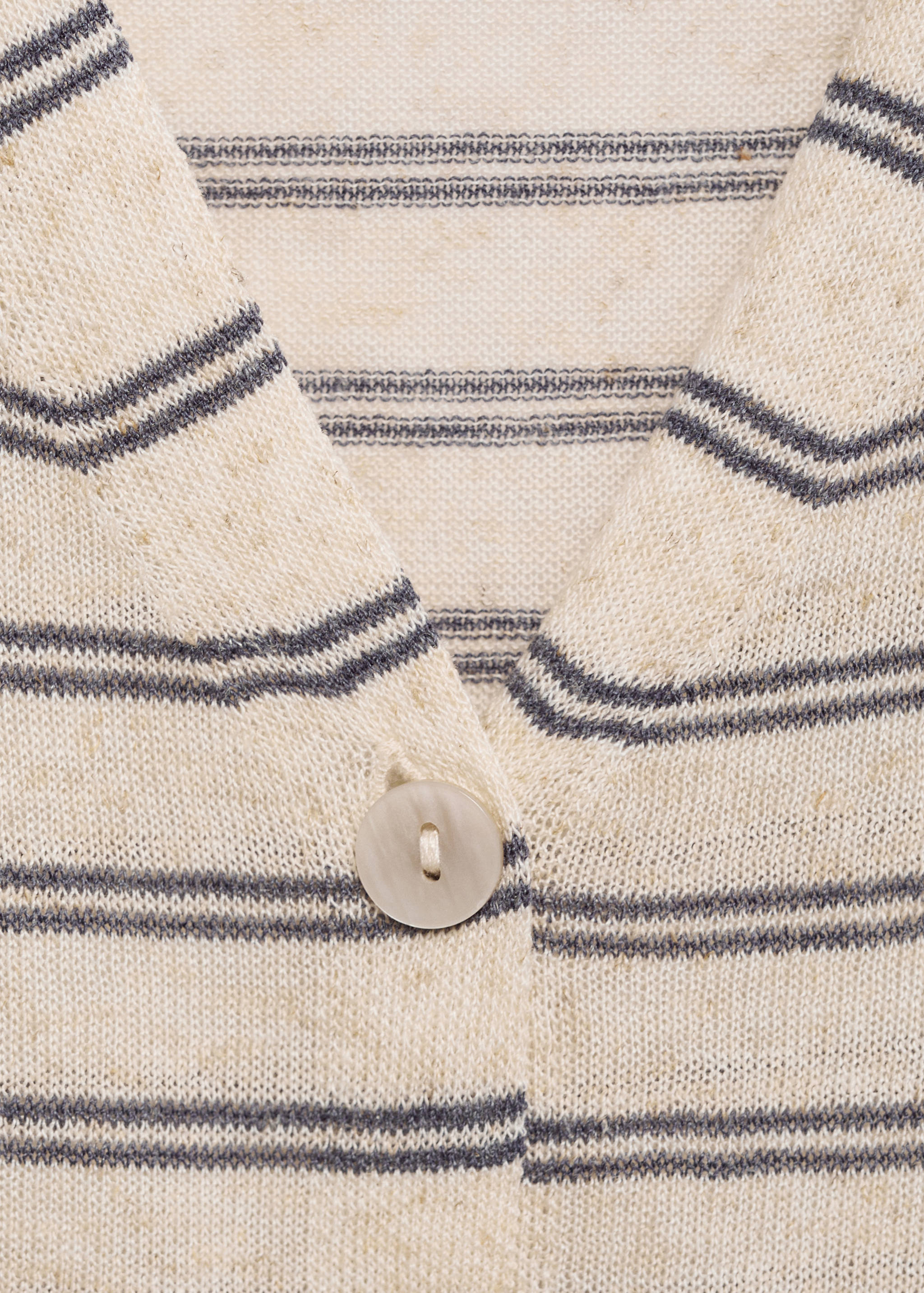 Knitted gilet with buttons - Details of the article 8