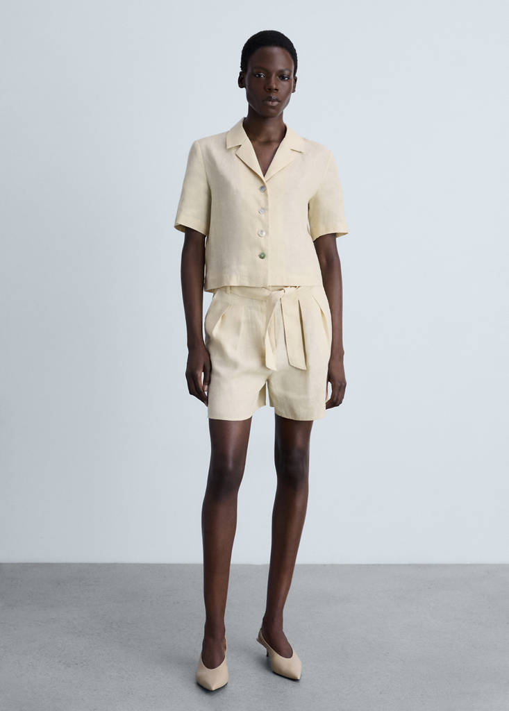 Linen shorts with belt — Beige