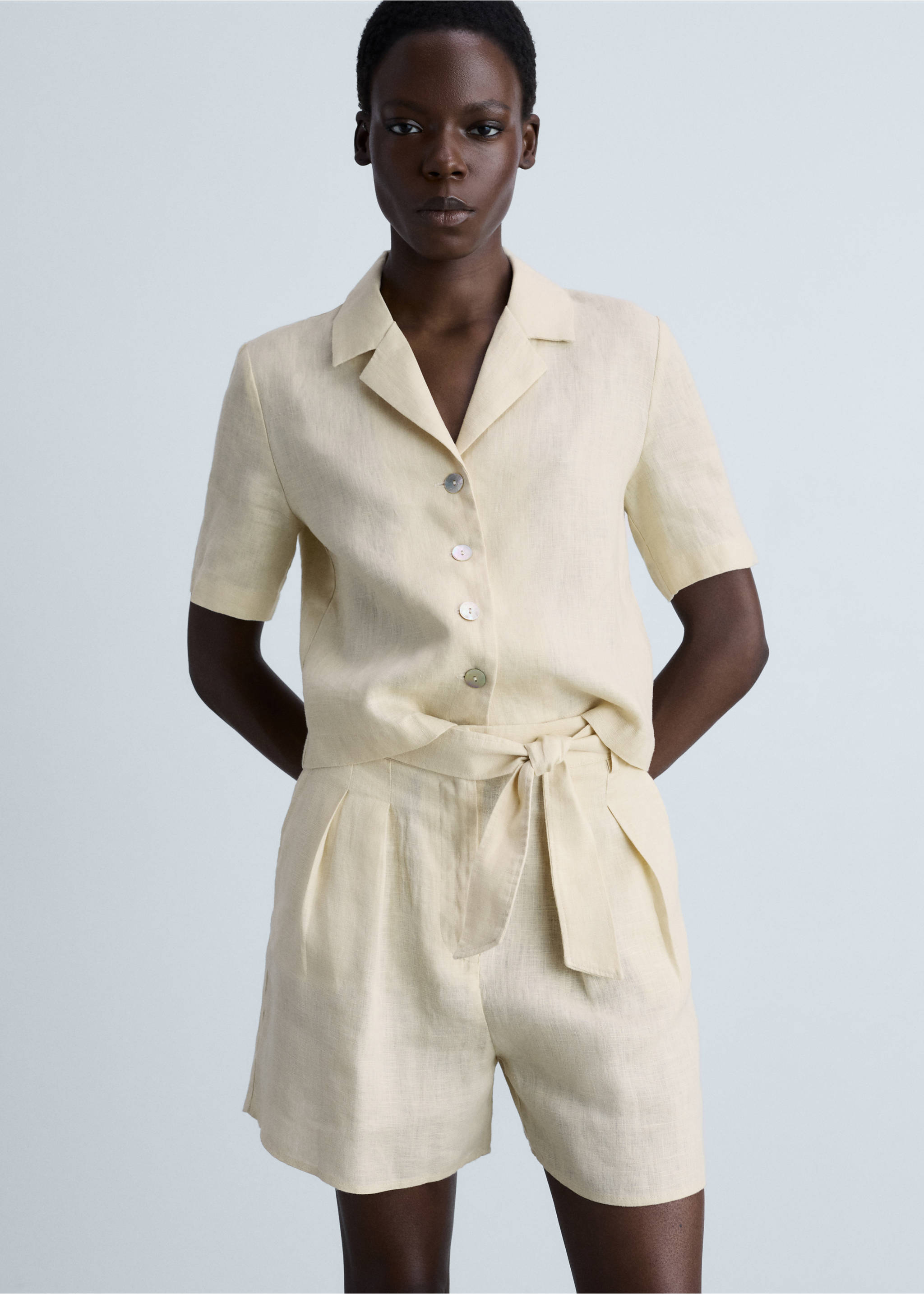 Shorts lino cinturón - Plano medio, Beige. Ref: 87040591-00.
