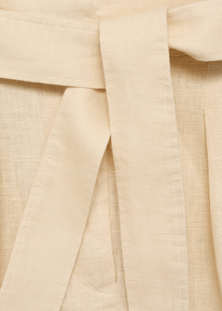 Linen shorts with belt — Beige
