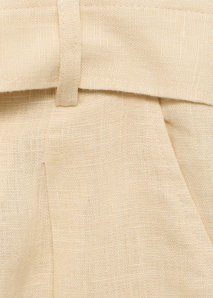 Linen shorts with belt — Beige