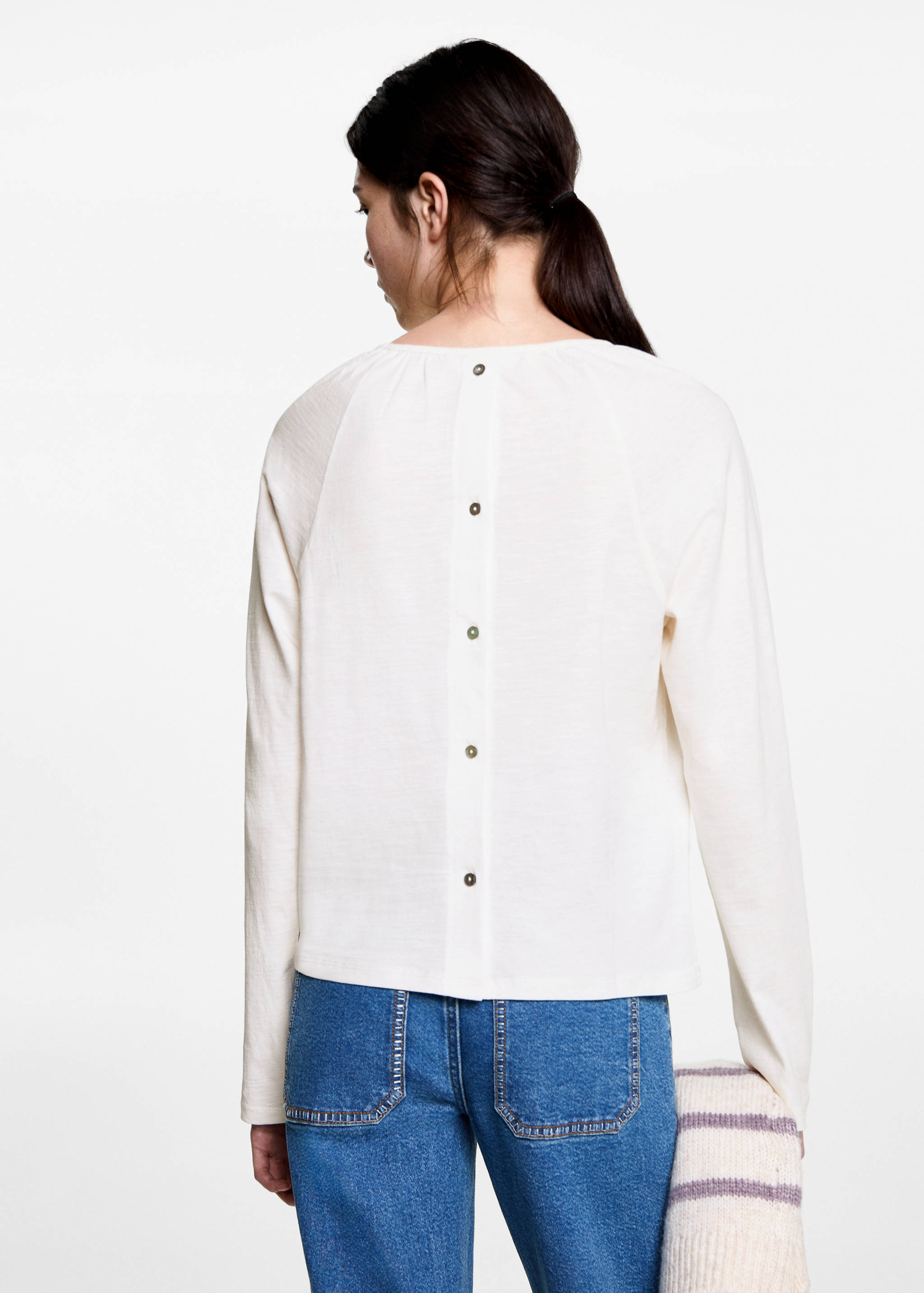 Gathered neck T-shirt - Reverse of the article