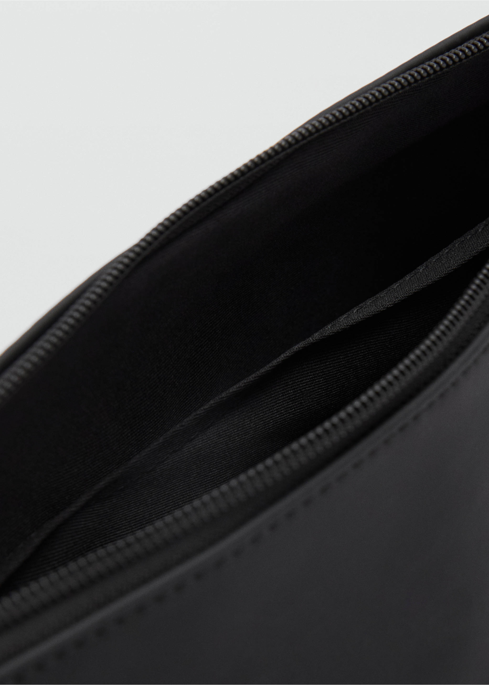 Bandolera engomada - Detalle del artículo 1, Negro. Ref: 87040605-00.