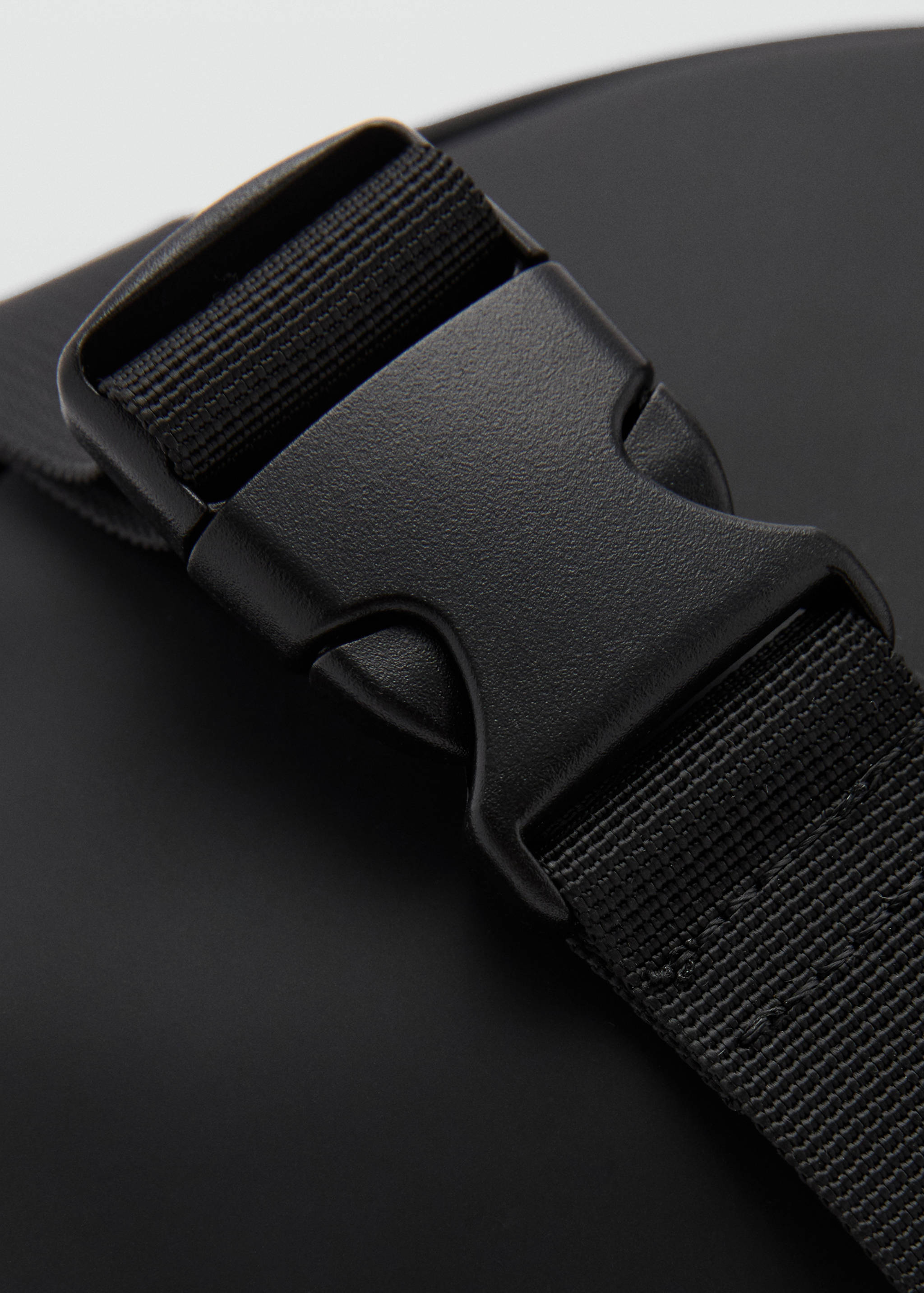 Rubberised shoulder bag - Details of the article 2