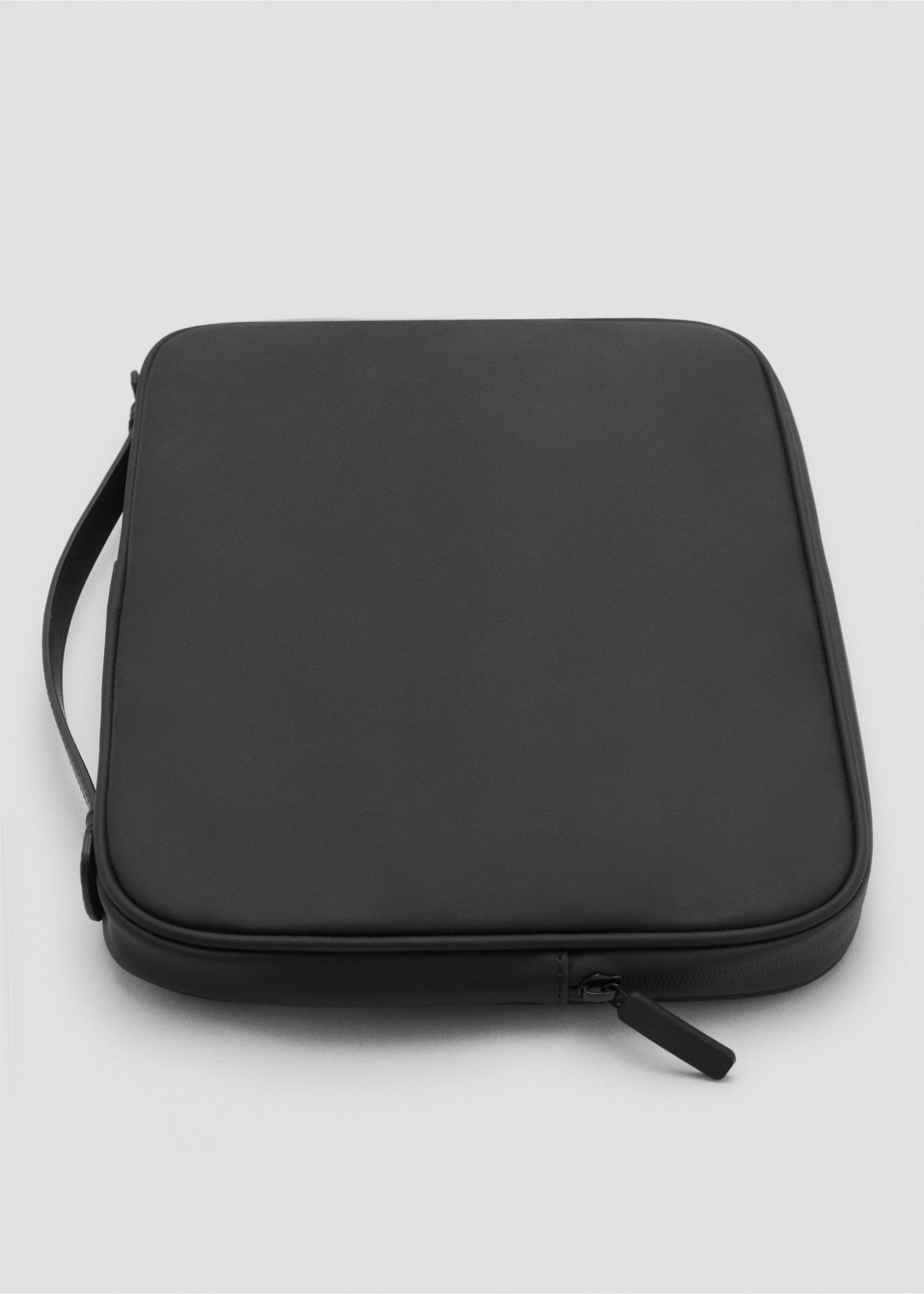 Funda portátil engomada - Detalle del artículo 1, Negro. Ref: 87040606-00.