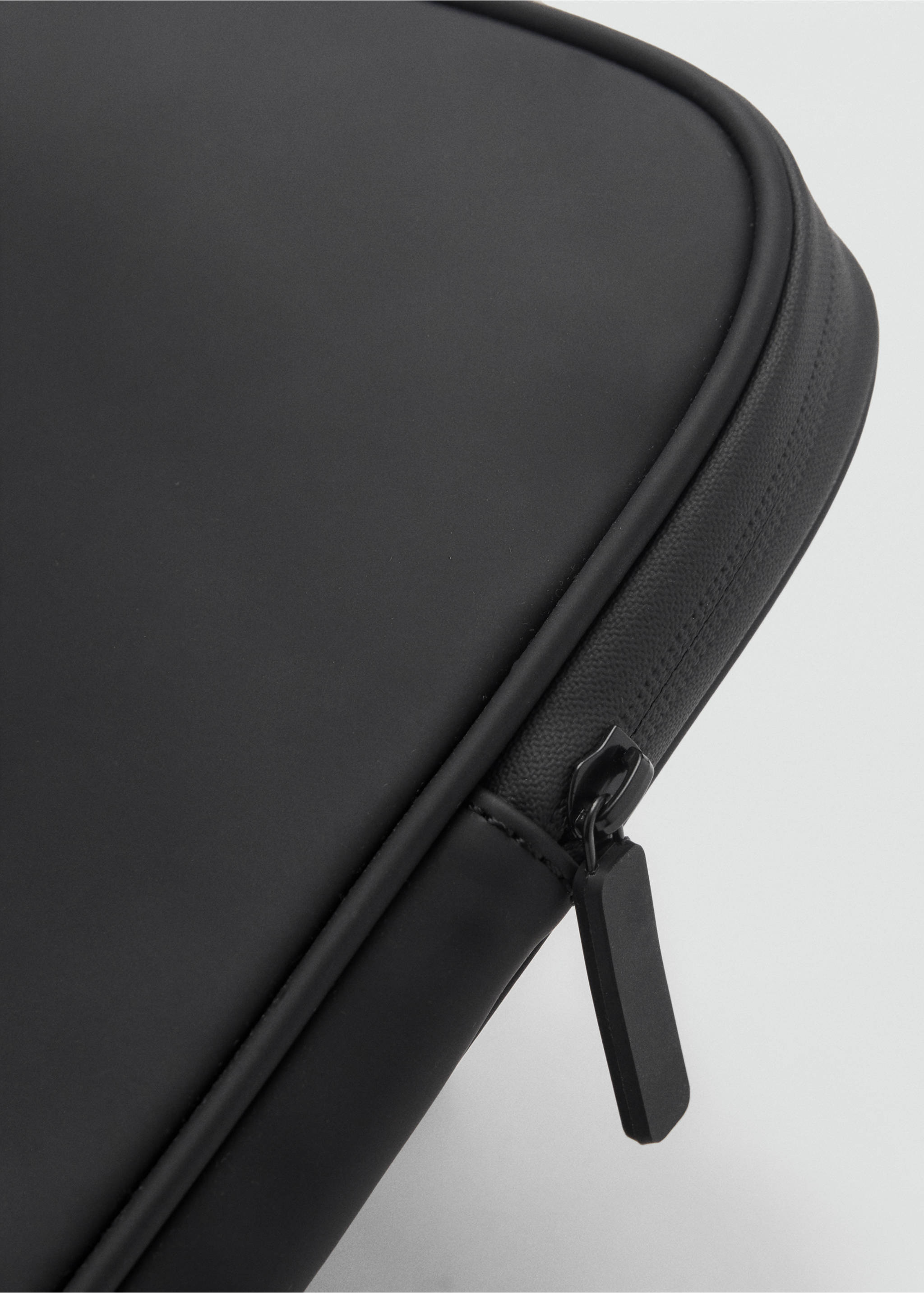 Funda portátil engomada - Detalle del artículo 4, Negro. Ref: 87040606-00.