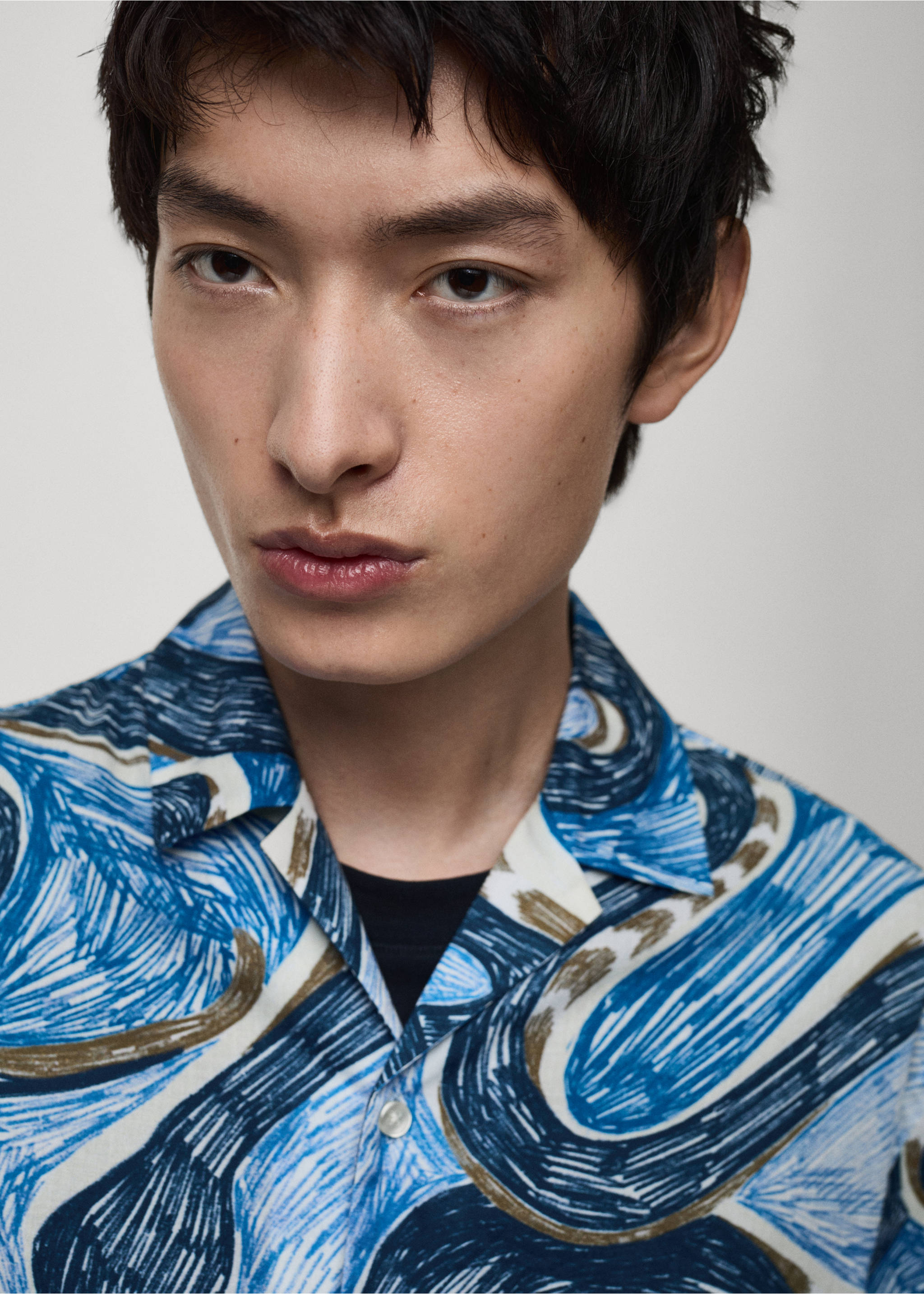 Regular-fit printed shirt - Details of the article 1, Blue. Ref: 87040622-00.